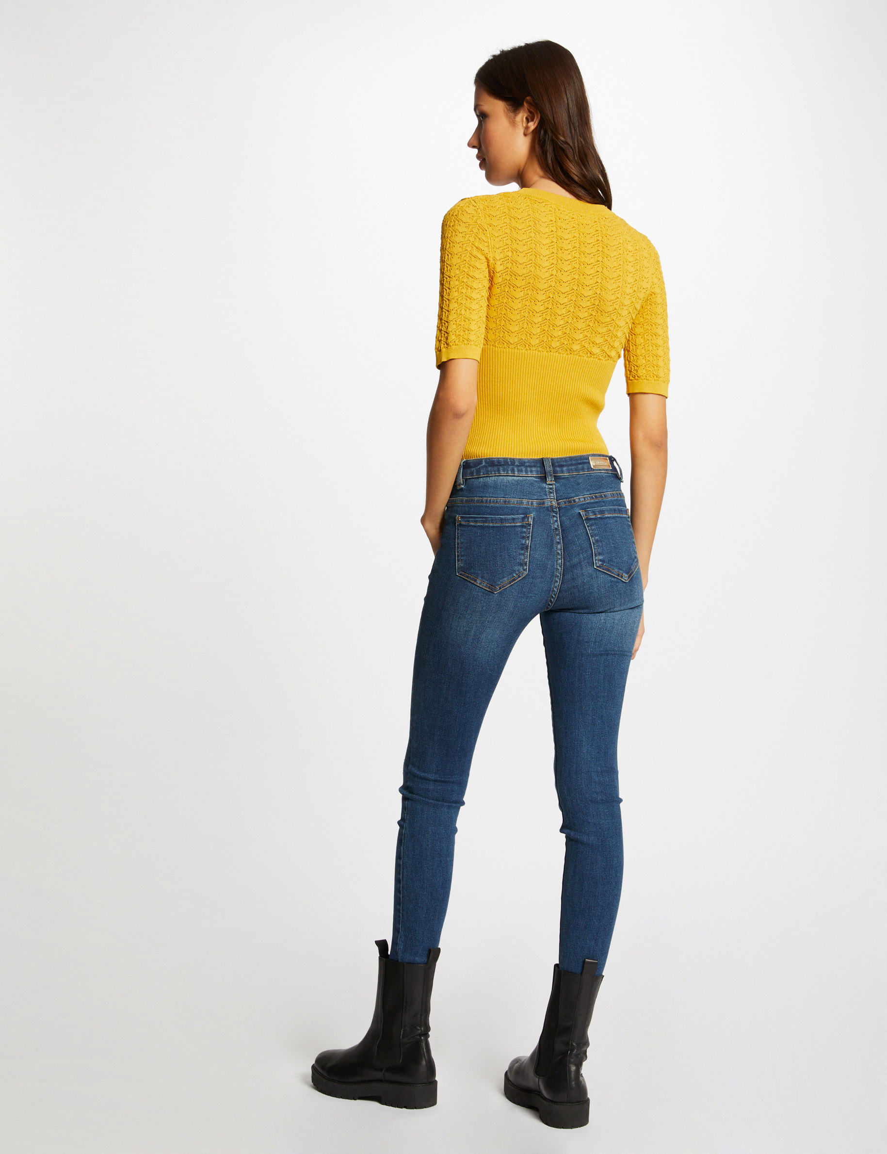 pull manches courtes a details ajoures jaune femme Pull manches courtes à détails ajourés jaune femme