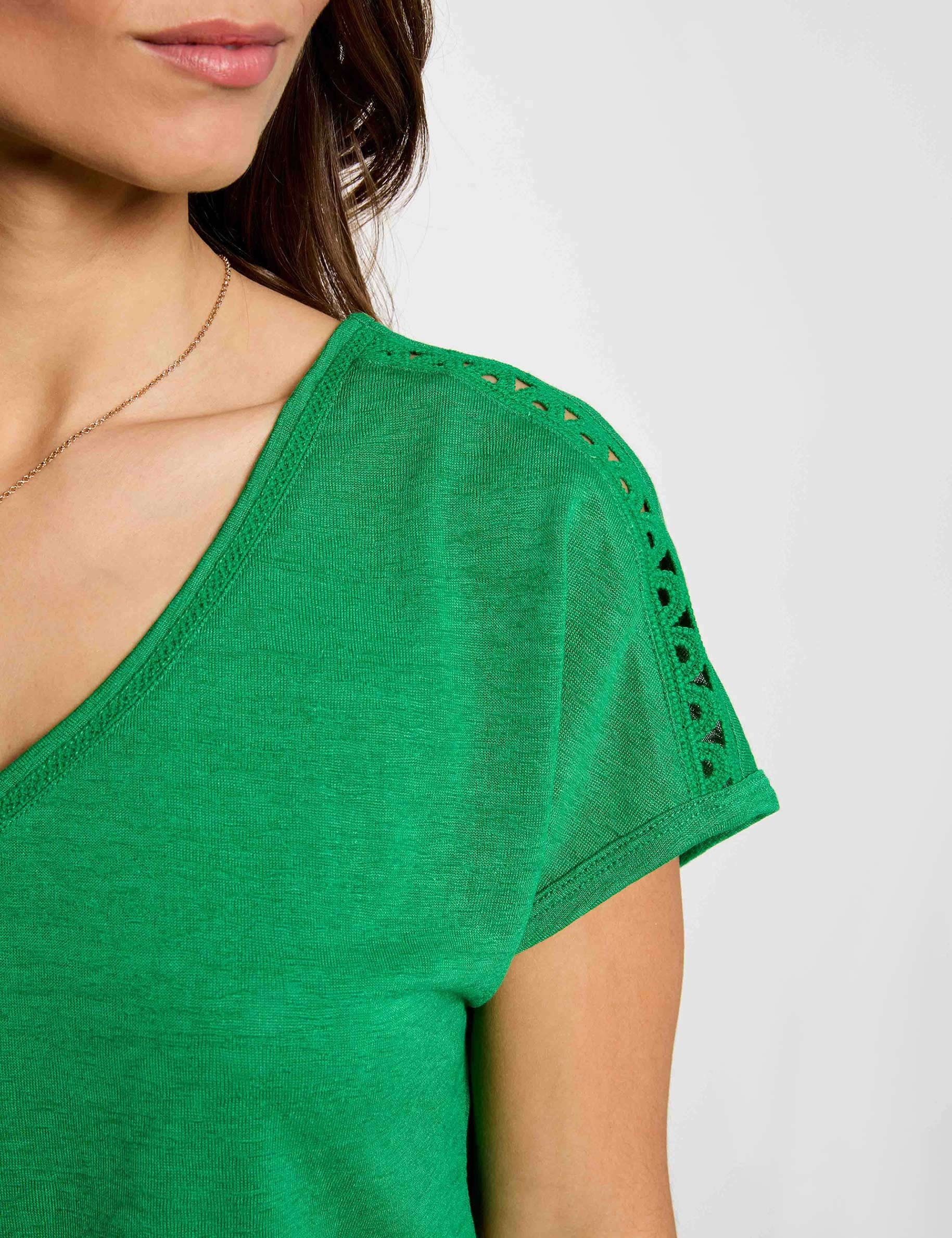 T-shirt col v manches courtes vert prairie femme