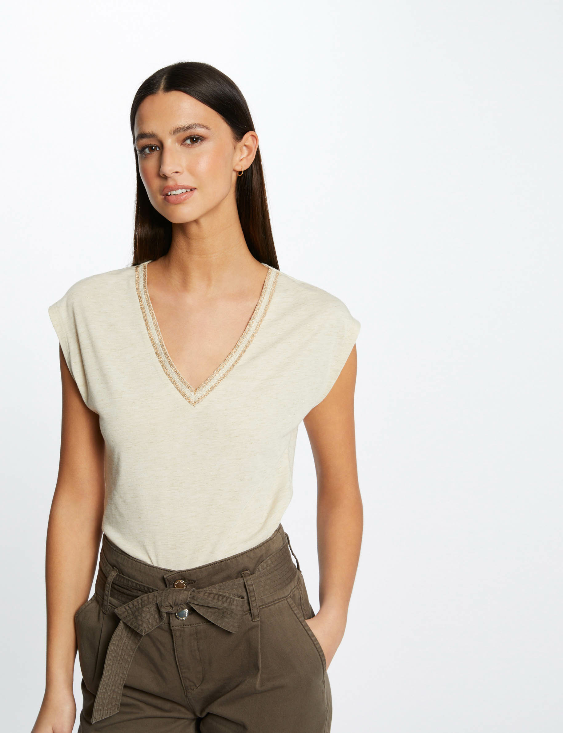 T-shirt manches courtes à col en V sable femme T-shirt manches courtes à col en V sable femme