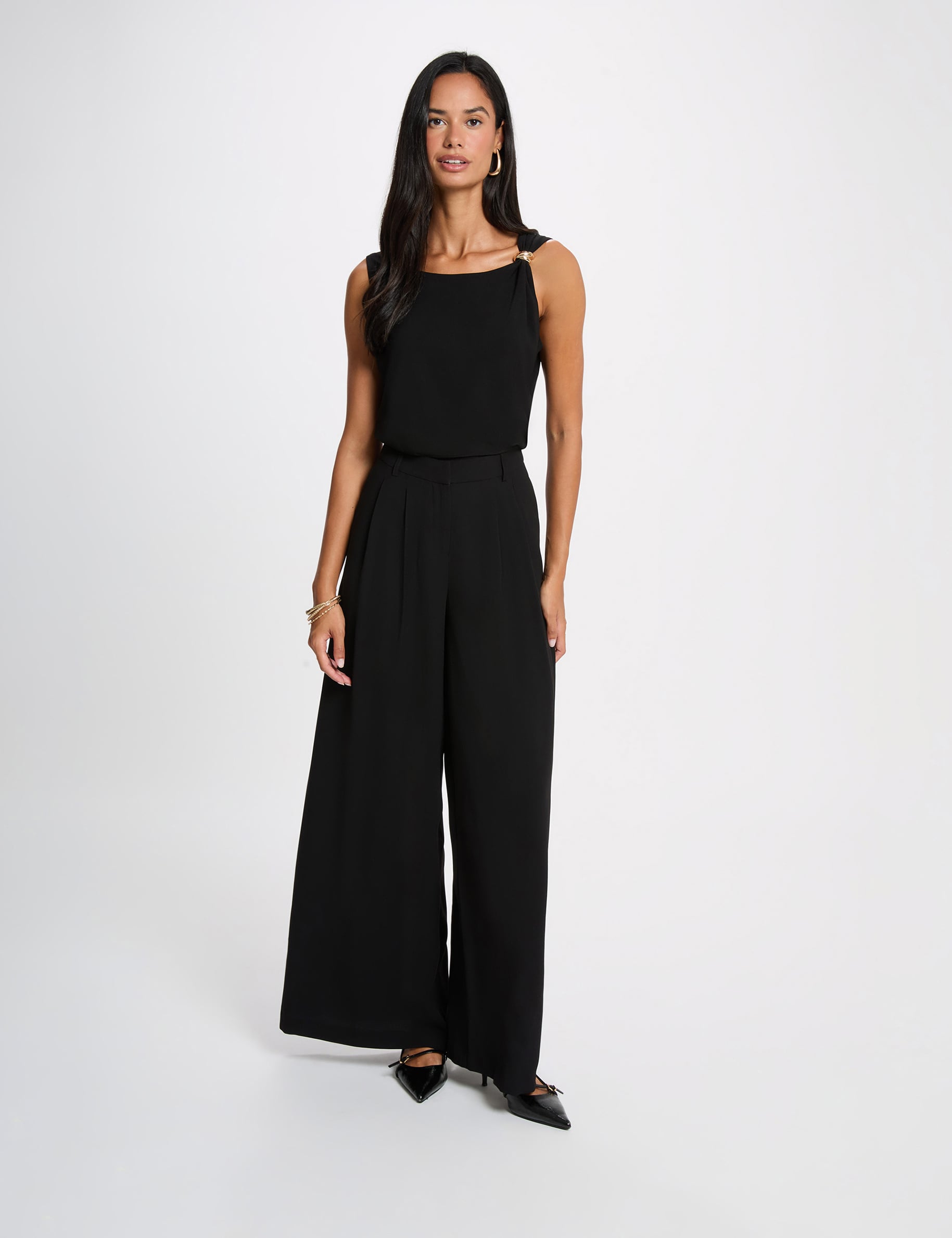 T-shirt asym&eacute;trique avec bijou noir femme