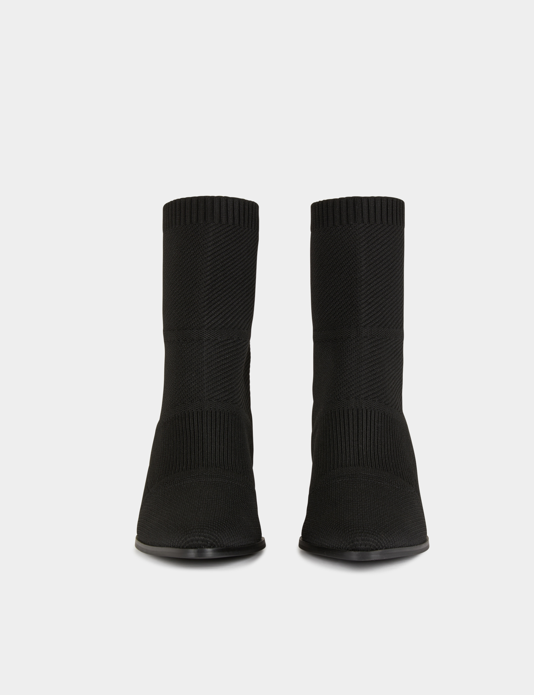 bottines cotelees a talons bottier noir femme Bottines côtelées à talons bottier noir femme