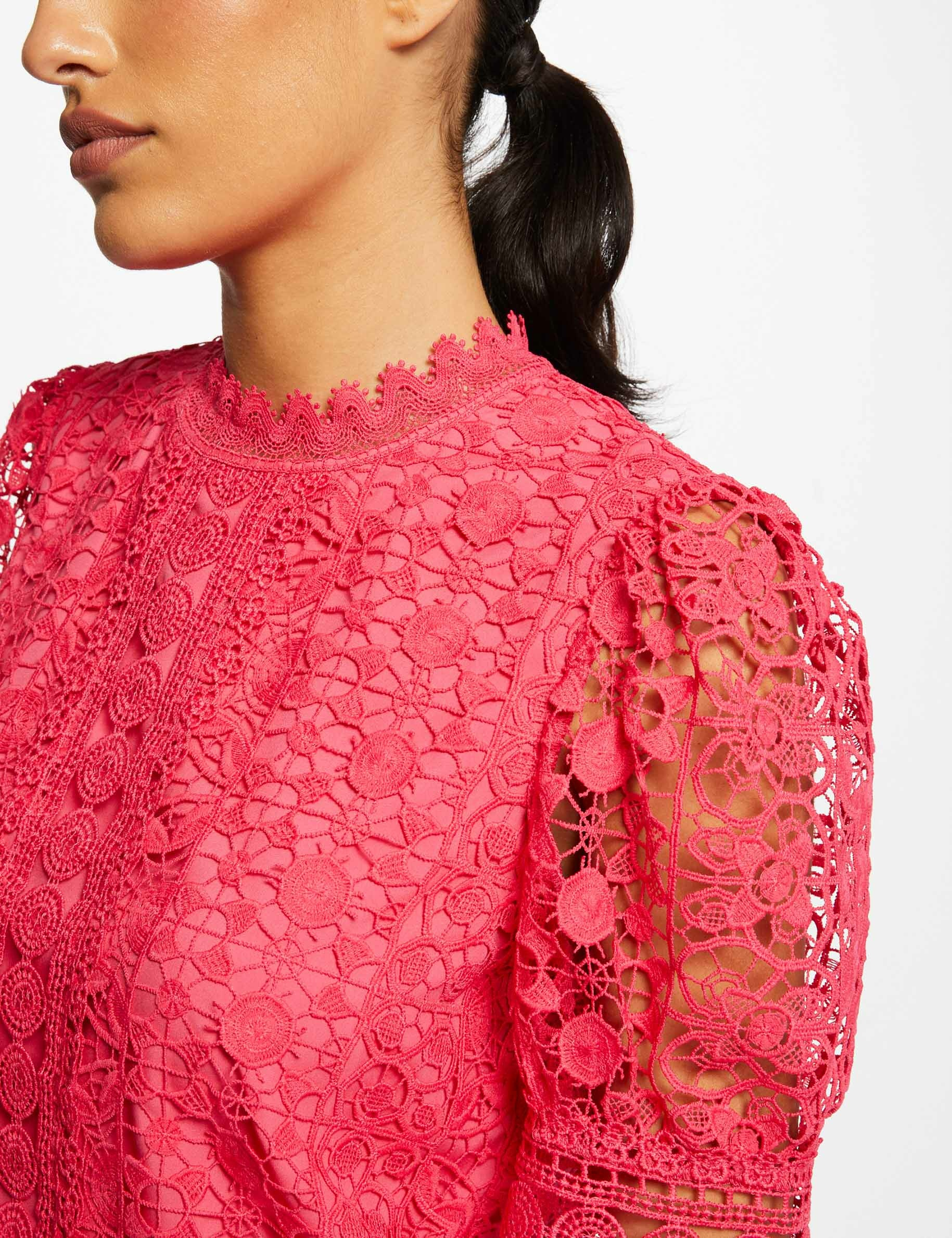 Blouse manches courtes en dentelle rose moyen femme Blouse manches courtes en dentelle rose moyen femme