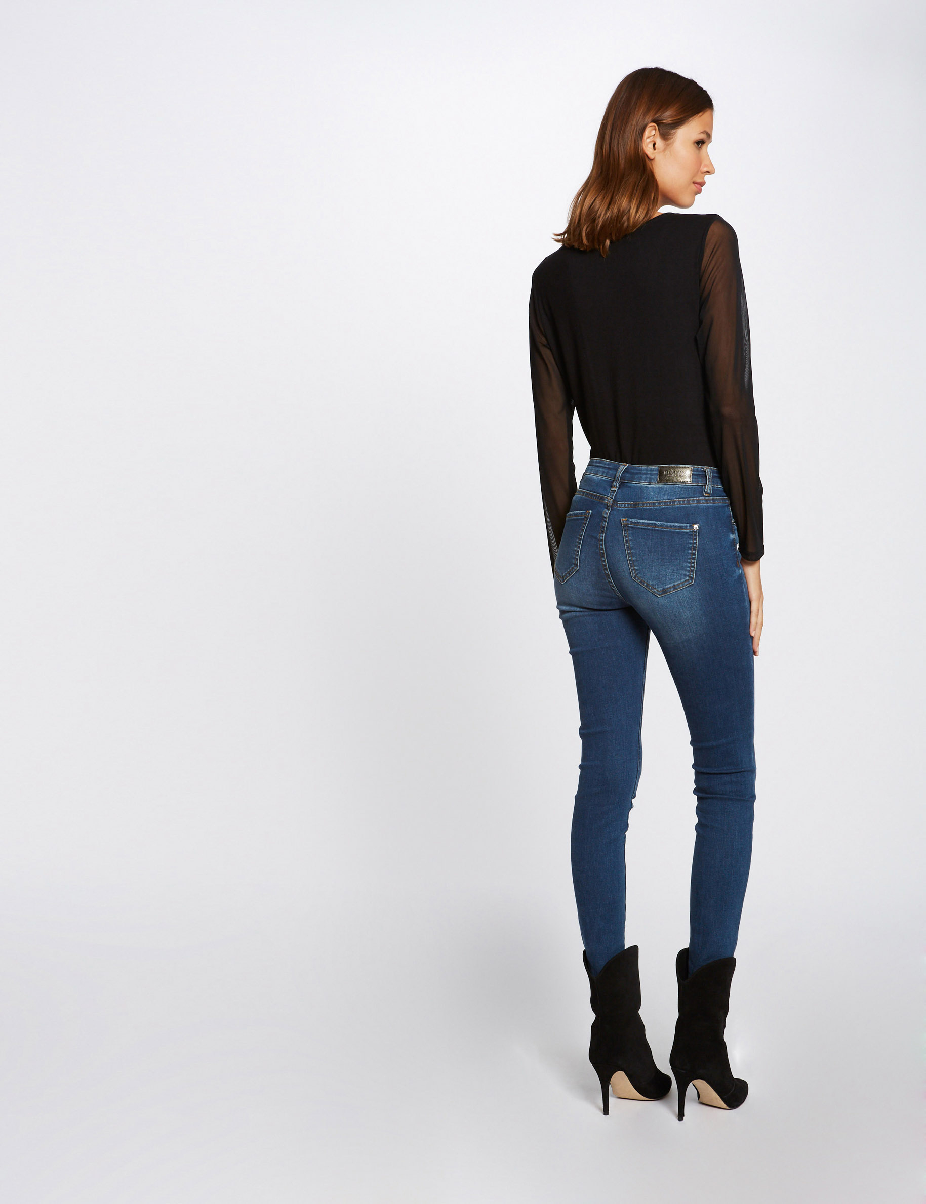 T-shirt manches longues avec col en V noir femme T-shirt manches longues avec col en V noir femme