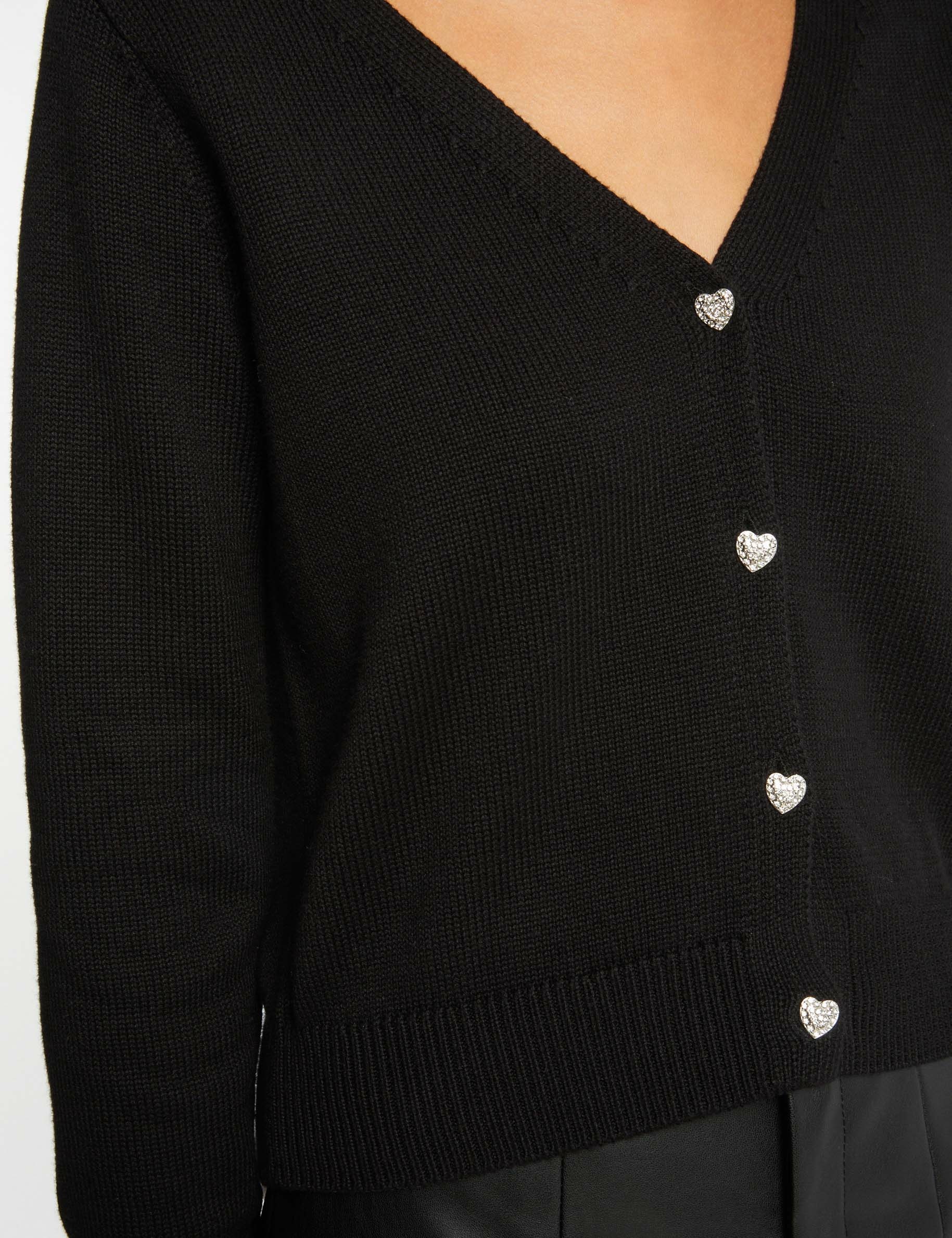 gilet droit boutonne avec col en v noir femme Gilet droit boutonné avec col en V noir femme