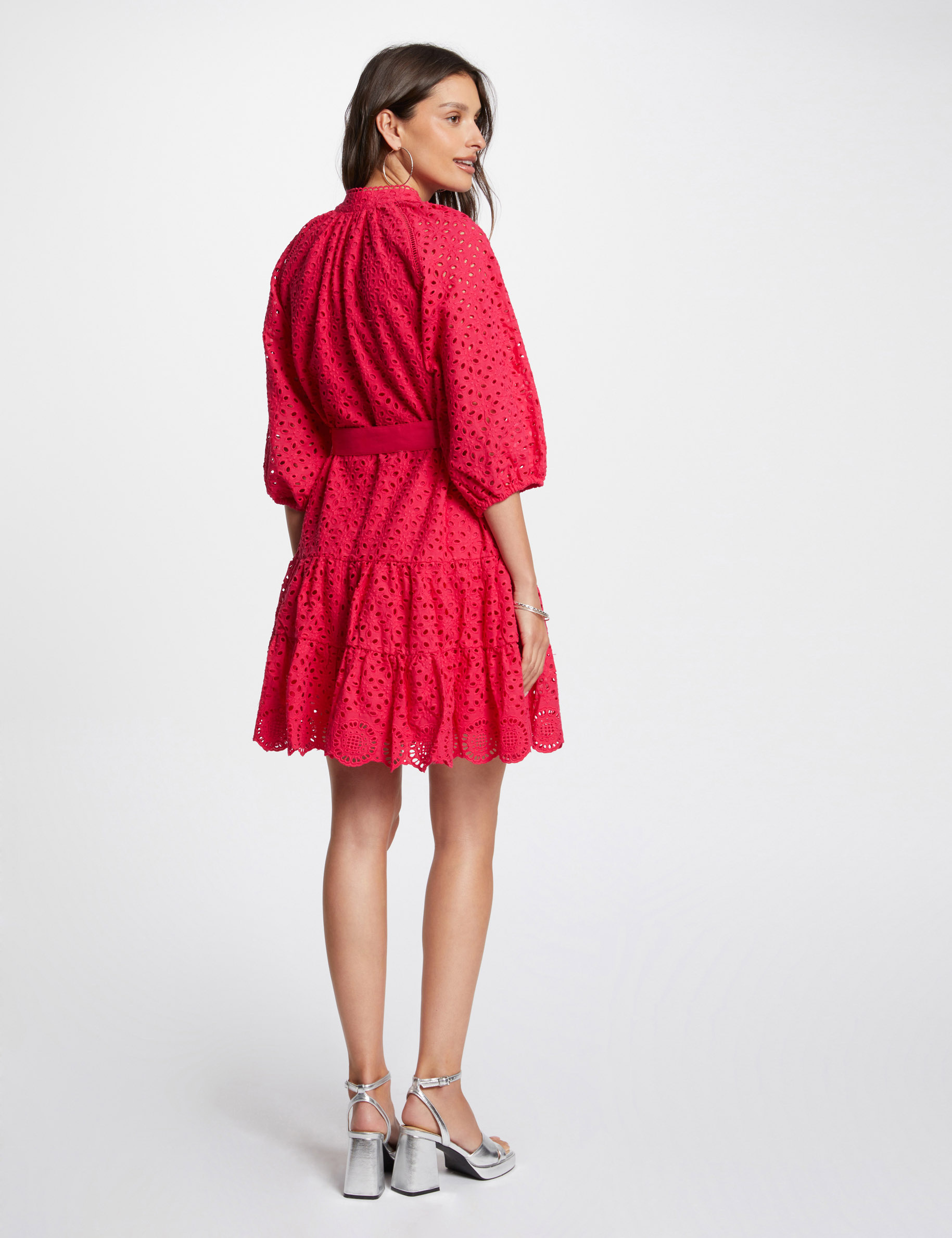 Robe courte trapèze brodée framboise femme
