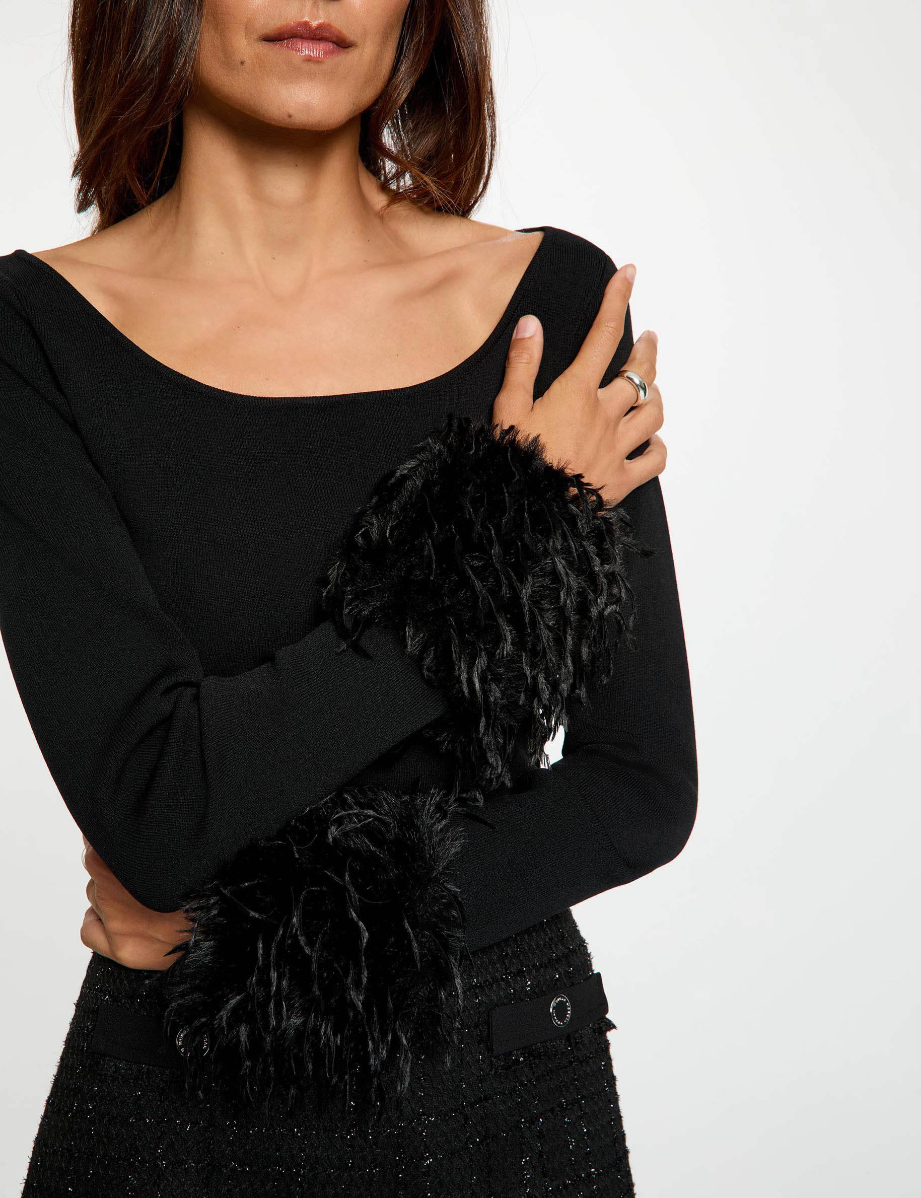 Pull col u manches longues noir femme
