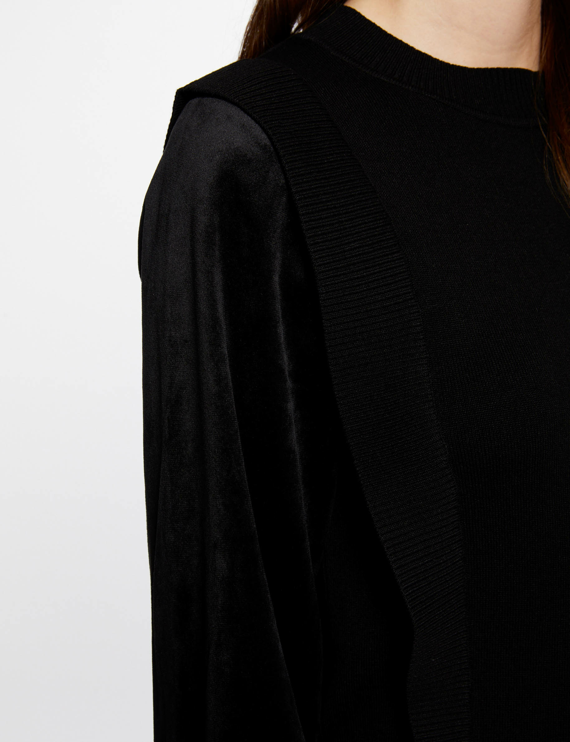 Pull manches longues à col montant noir femme