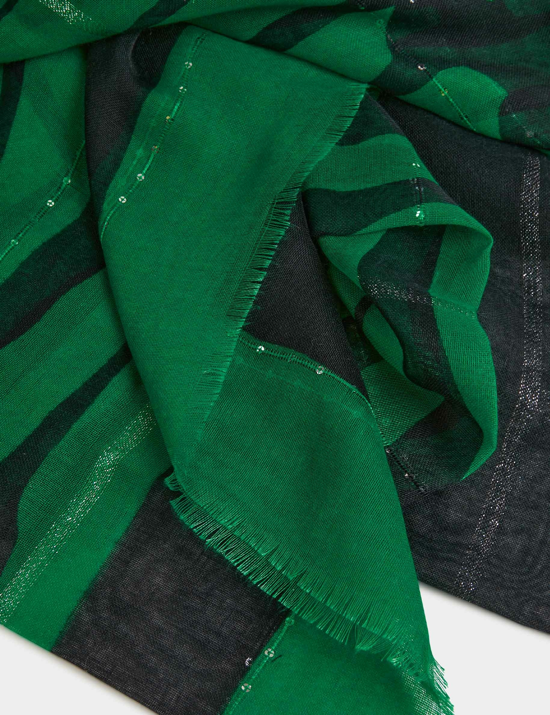 Foulard imprimé zèbre vert femme Foulard imprimé zèbre vert femme