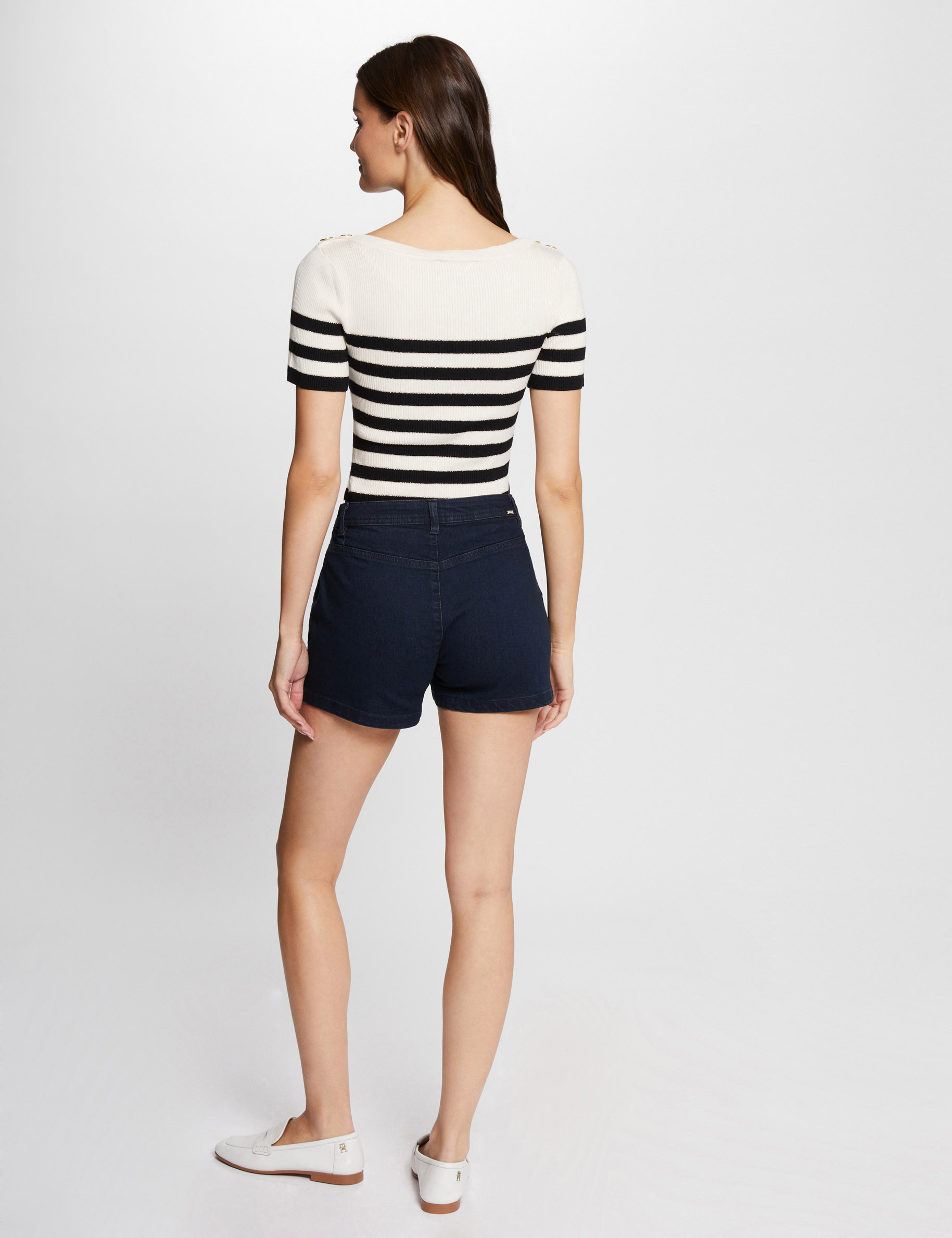 short ajuste en jean denim brut femme Short ajusté en jean denim brut femme