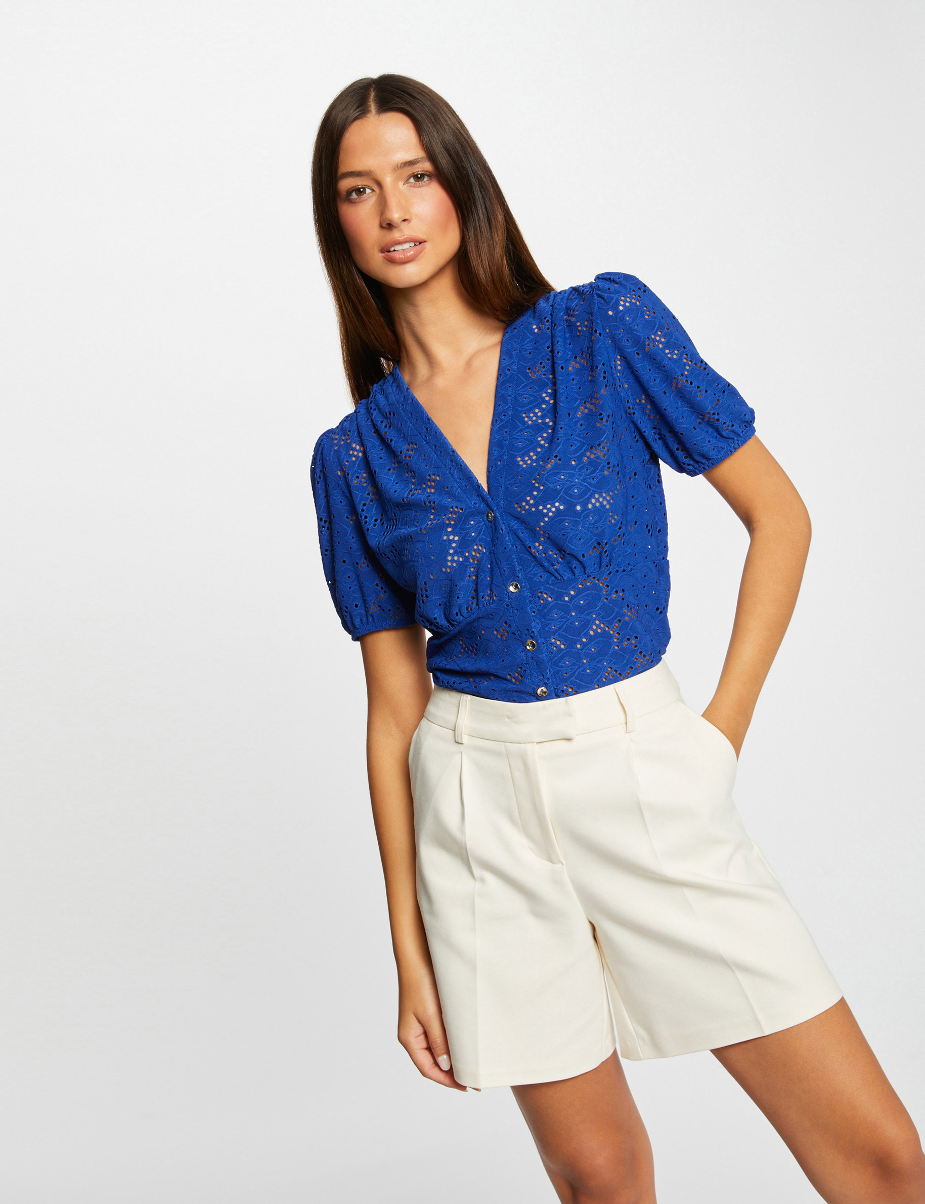 t shirt manches courtes a broderie bleu electrique femme T-shirt manches courtes à broderie bleu electrique femme