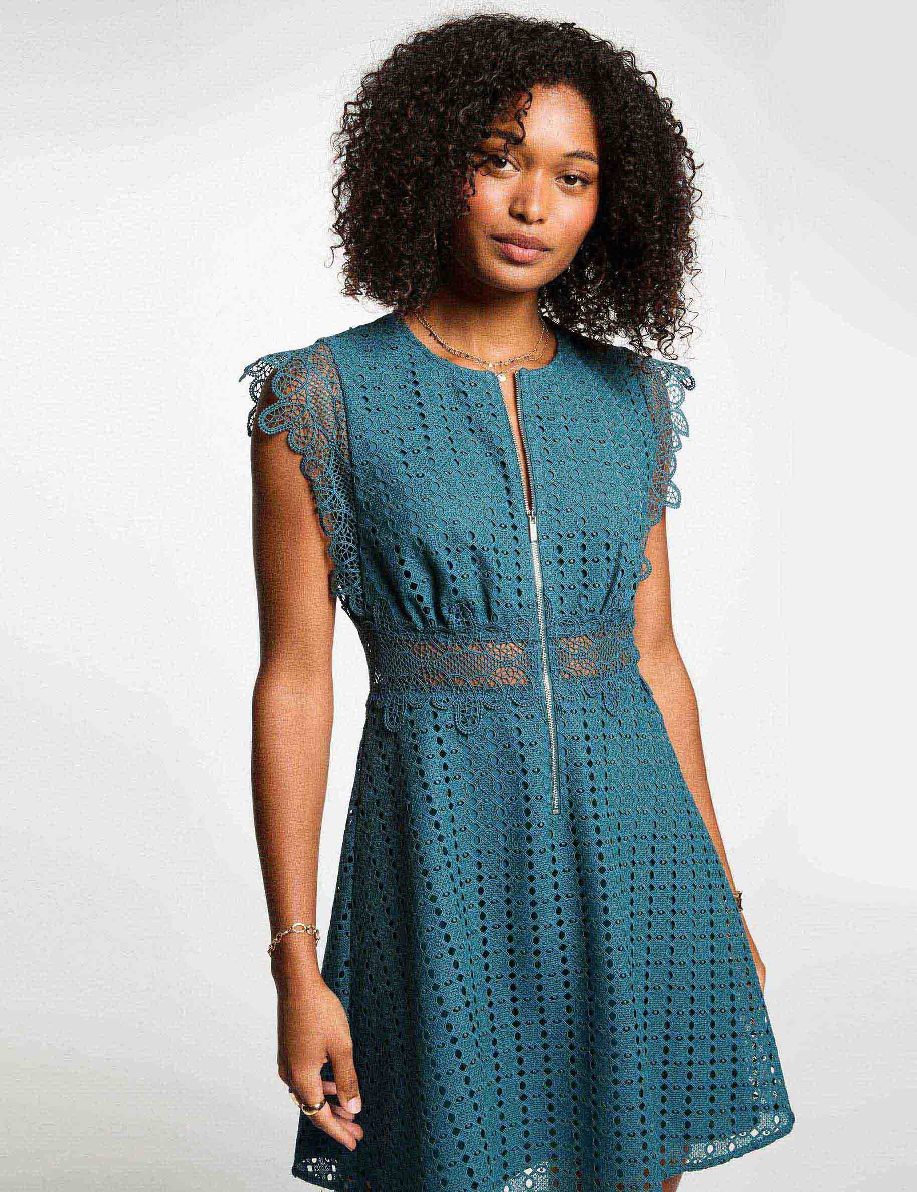 robe courte evasee dentelle bleu petrole femme Robe courte évasée dentelle bleu pétrole femme