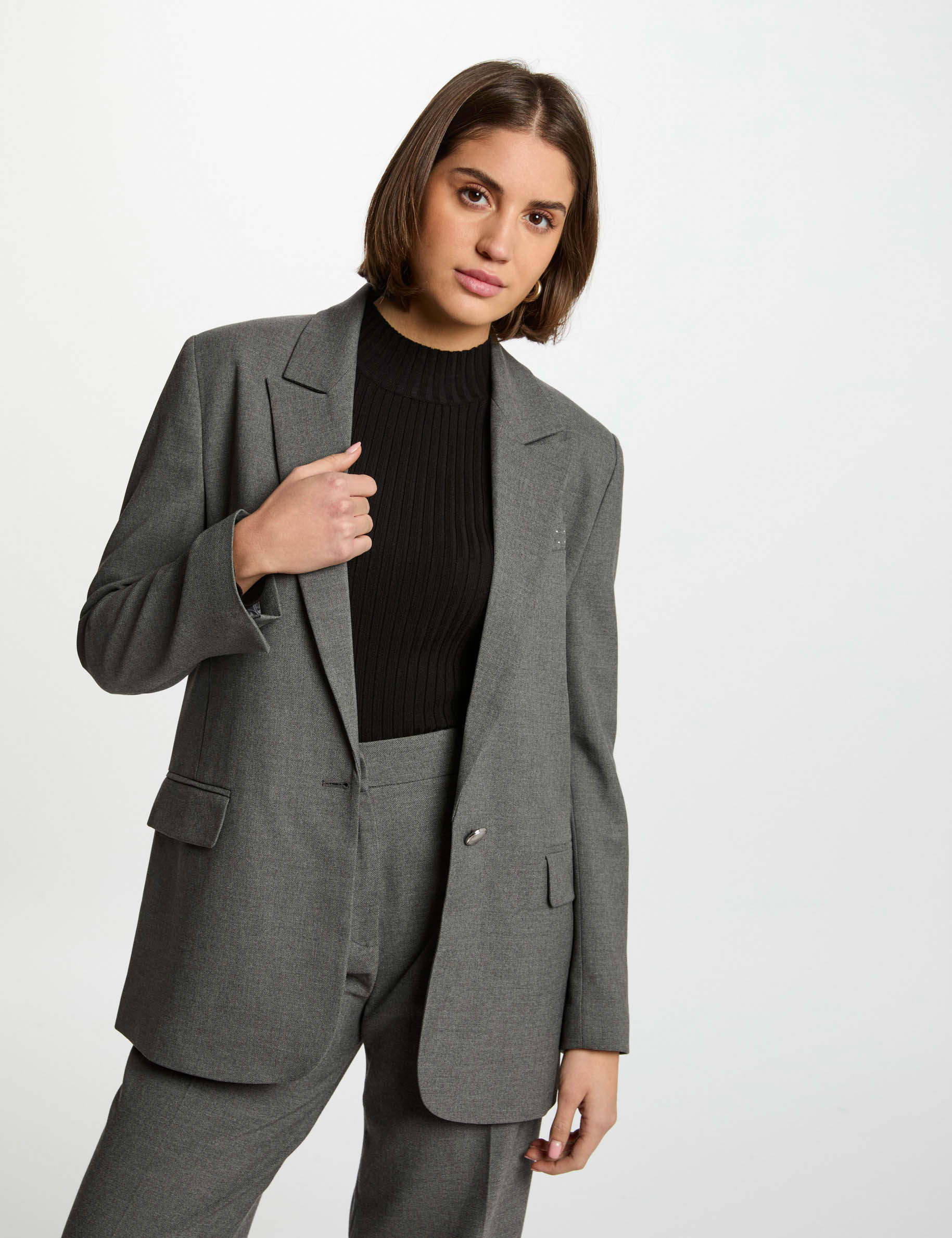 veste longue details cloutes gris clair femme Veste longue détails cloutés gris clair femme