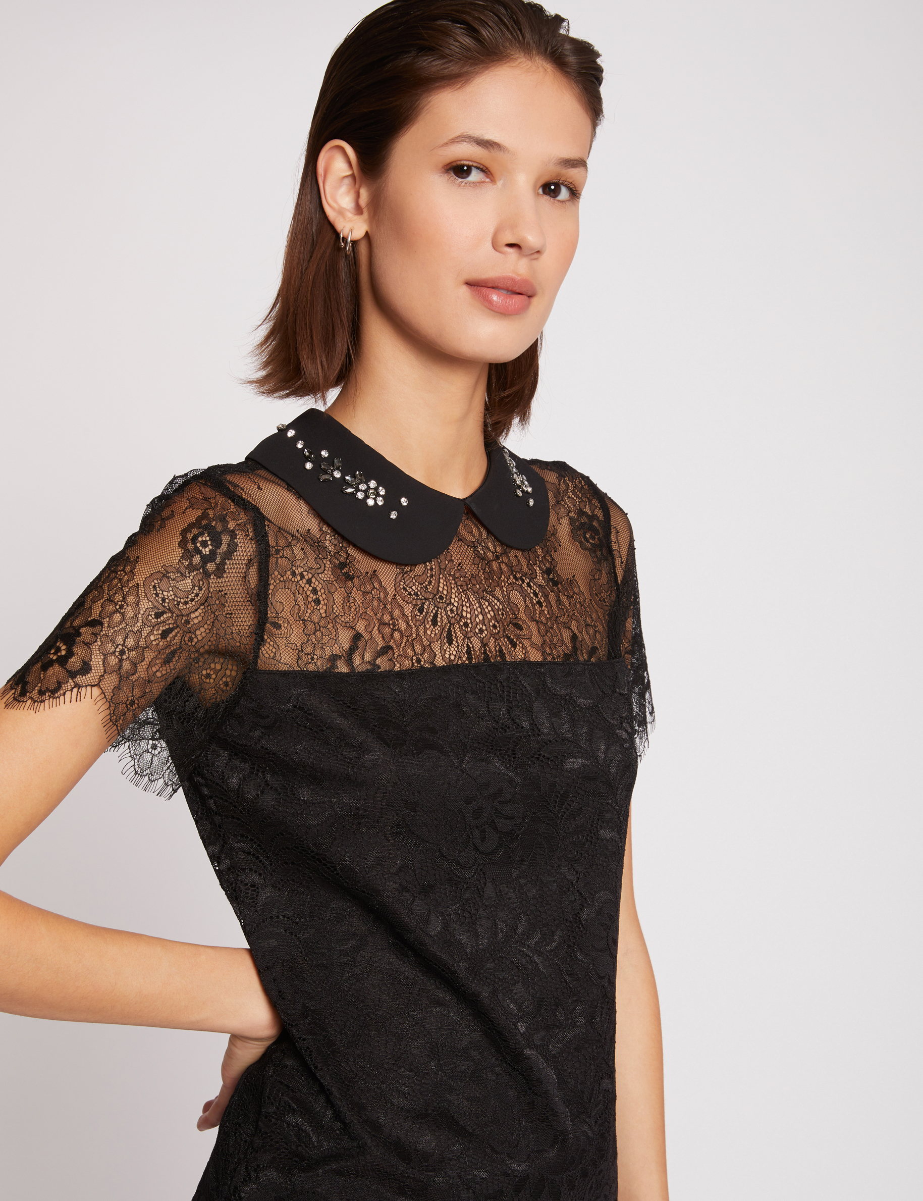 Blouse manches courtes dentelle fente noir femme