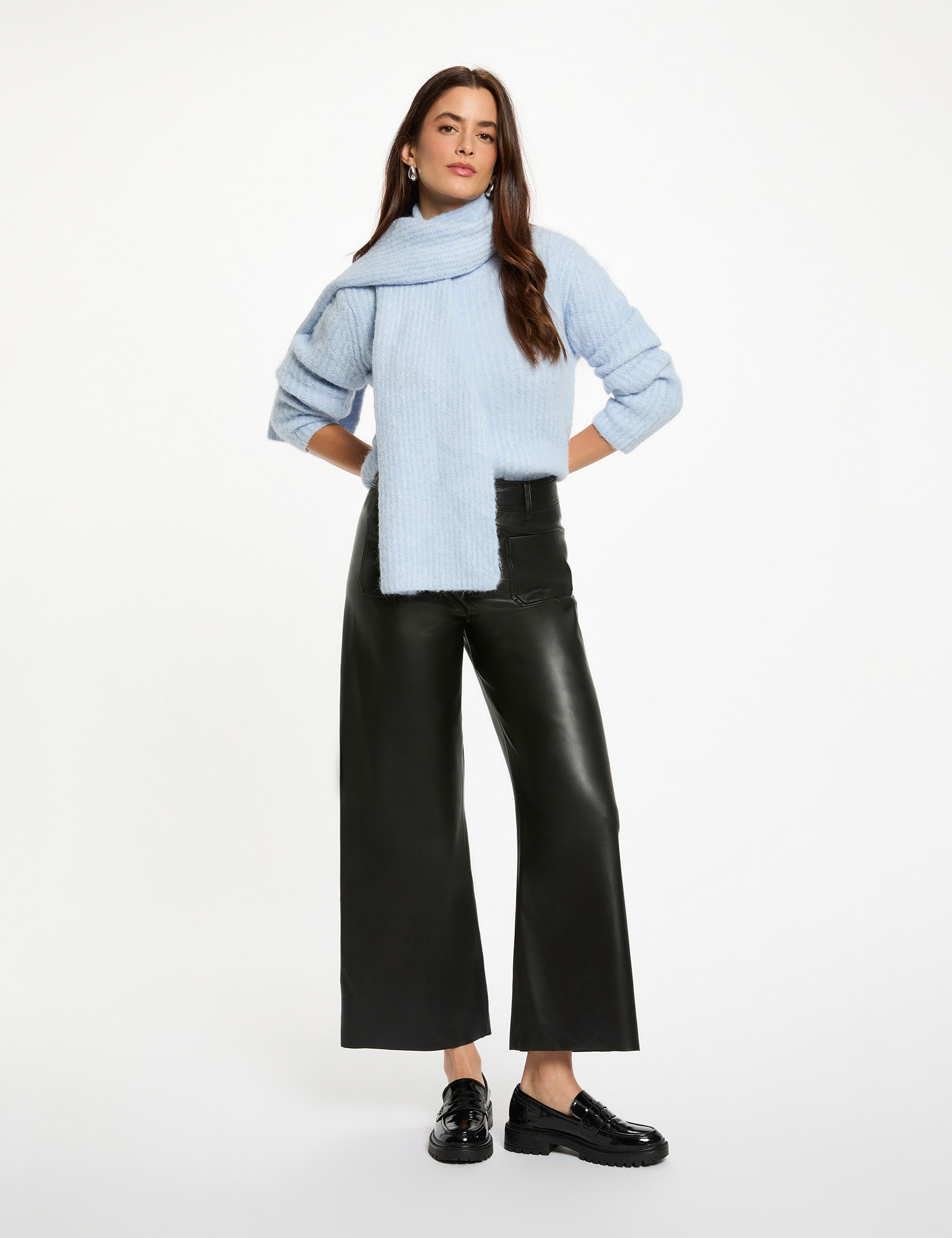 Pull col &eacute;charpe bleu ciel femme