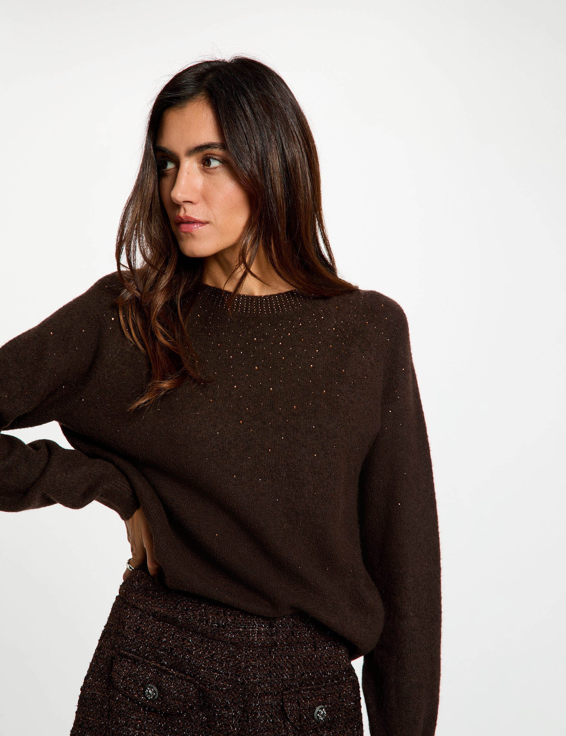 Pull ajust&eacute; strass marron fonc&eacute; femme