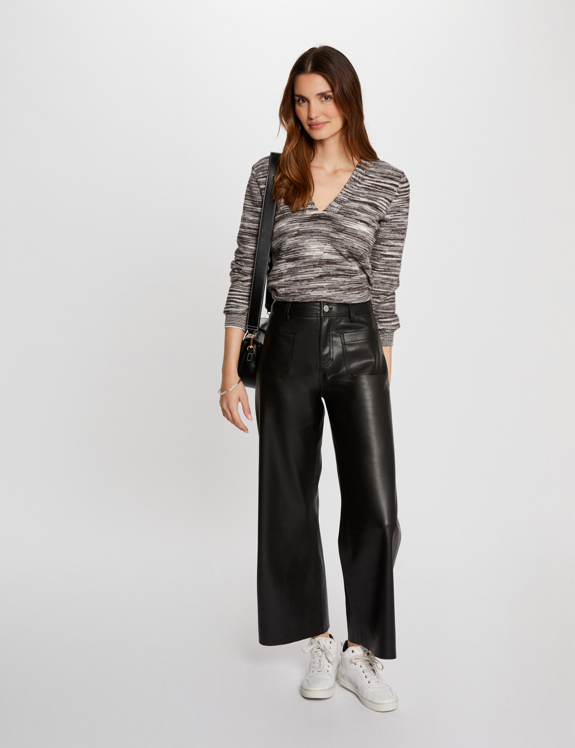 Pull manches longues col en V noir femme