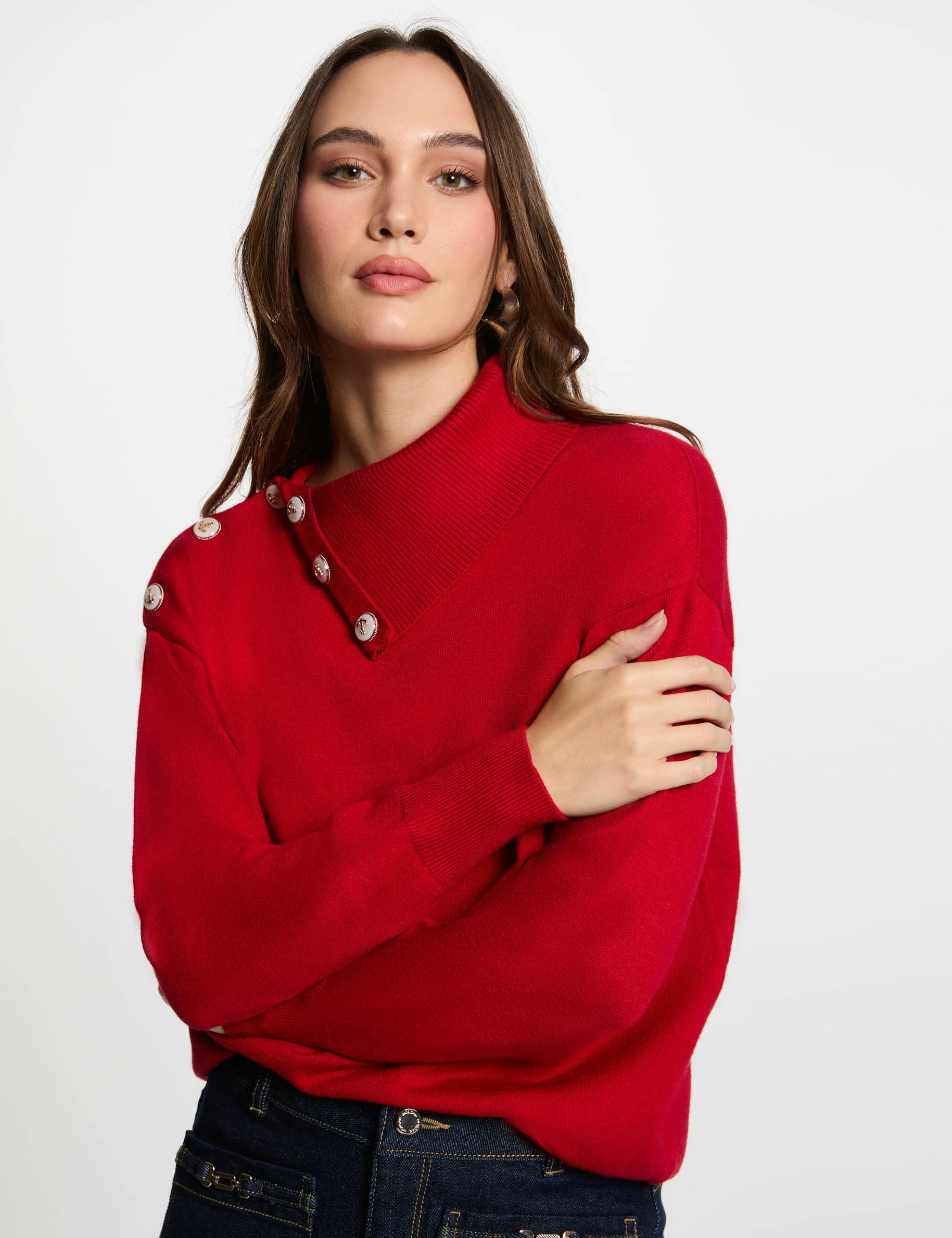 pull col a revers et boutons rouge femme Pull col à revers et boutons rouge femme