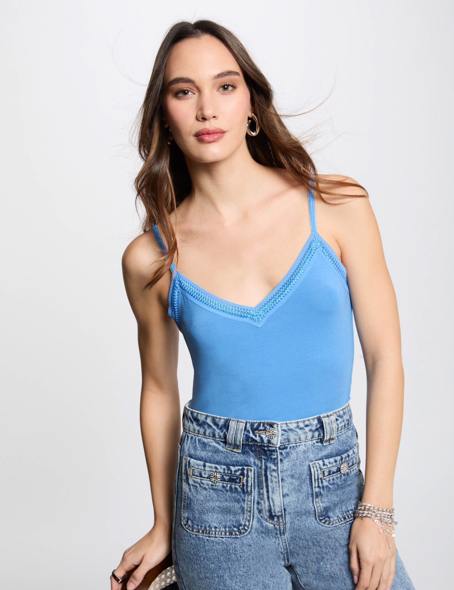 debardeur bretelles fines bande dentelle bleu femme Débardeur bretelles fines bande dentelle bleu femme