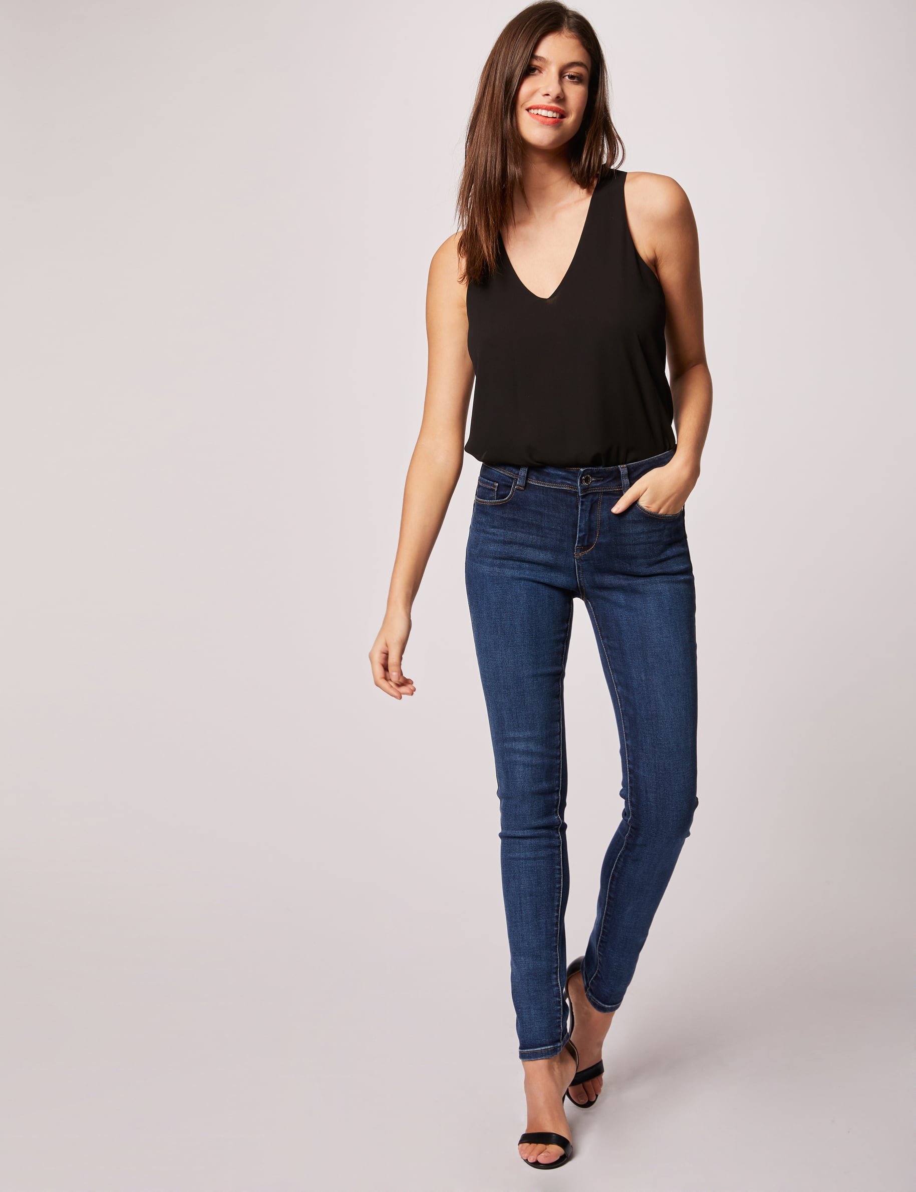 Jeans slim taille standard &agrave; poches jean stone femme