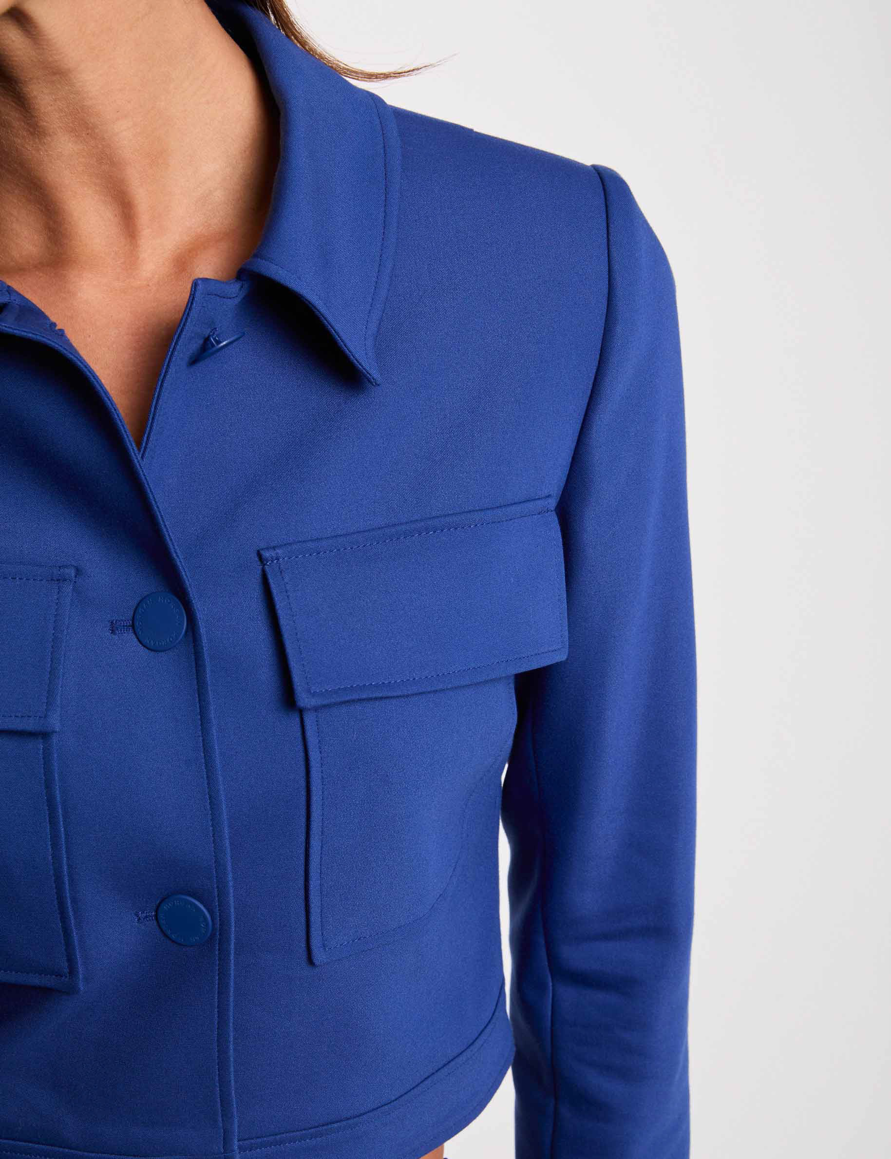 veste courte boutonnee bleu electrique femme Veste courte boutonnée bleu electrique femme