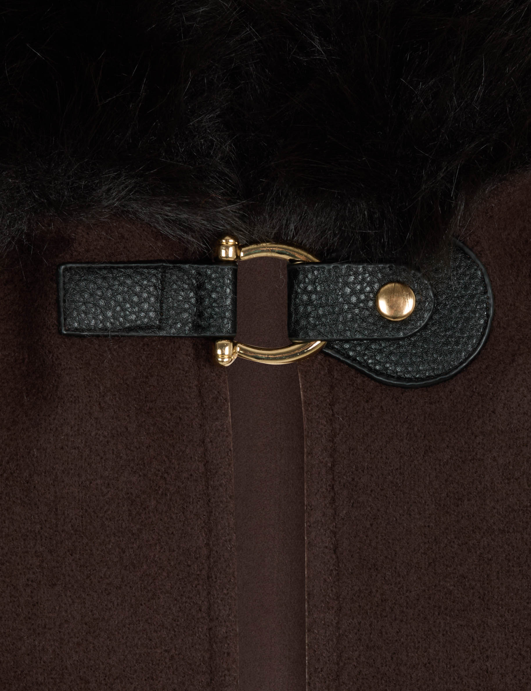 Poncho fausse fourrure marron fonc&eacute; femme