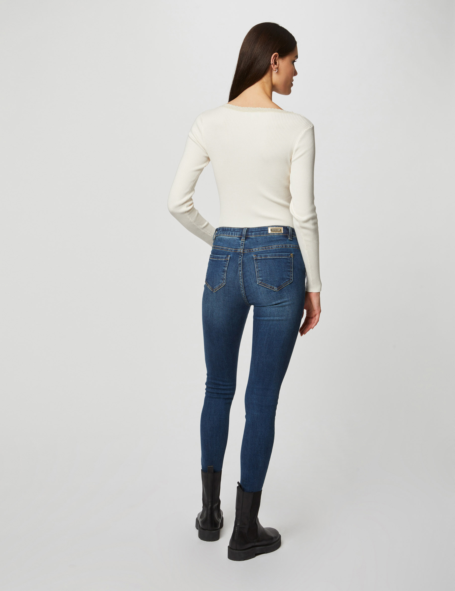 Pull manches longues avec col en V ivoire femme Pull manches longues avec col en V ivoire femme