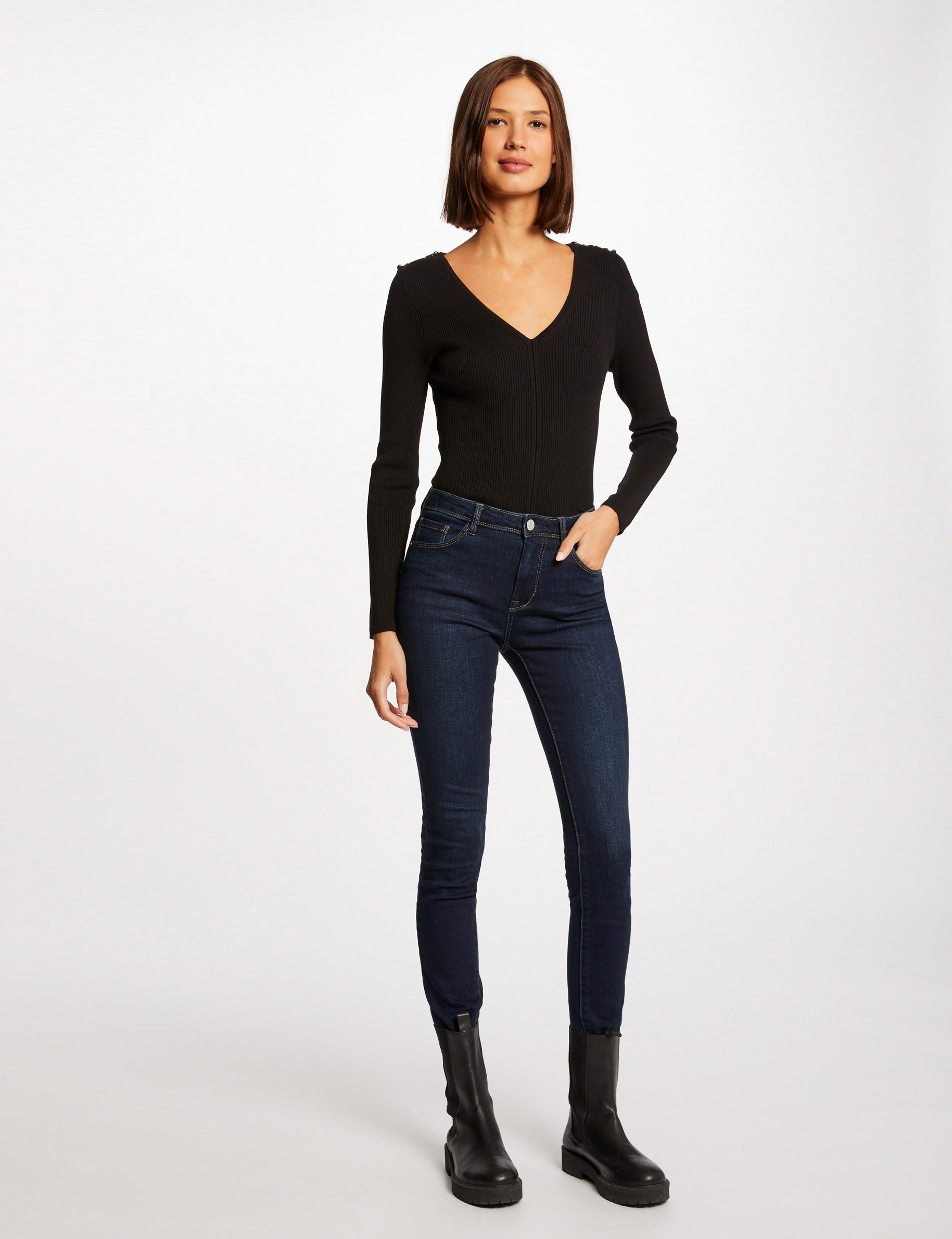 Pull manches longues avec col en V noir femme Pull manches longues avec col en V noir femme