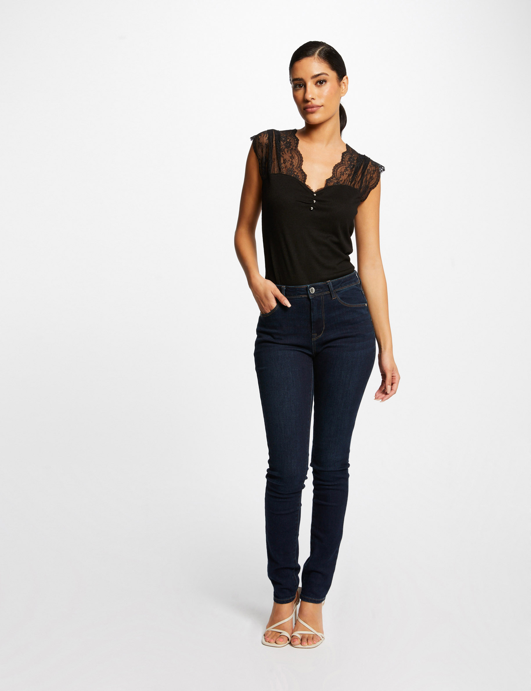 T-shirt manches courtes avec dentelle noir femme T-shirt manches courtes avec dentelle noir femme