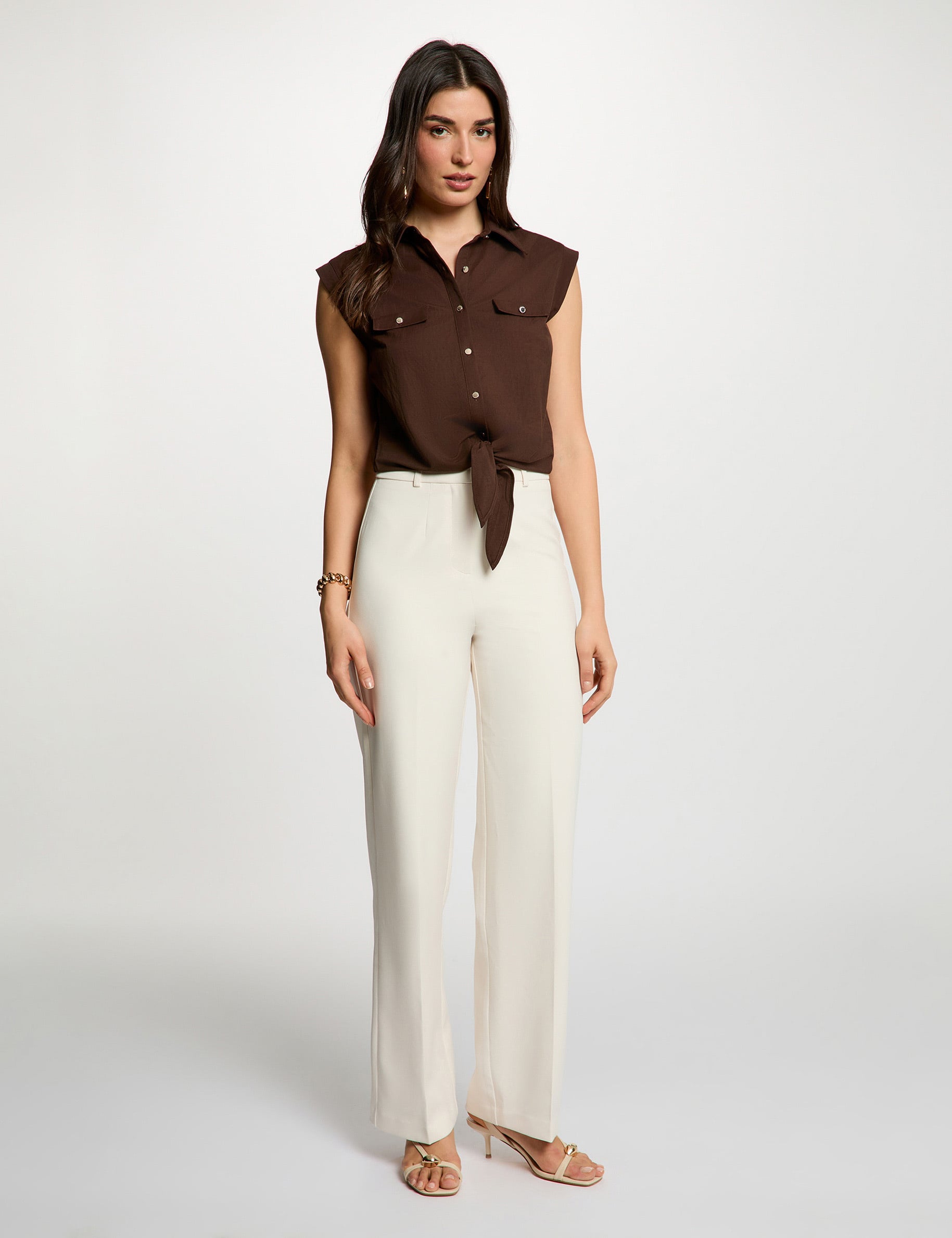 Chemise nou&eacute;e sans manches marron fonc&eacute; femme