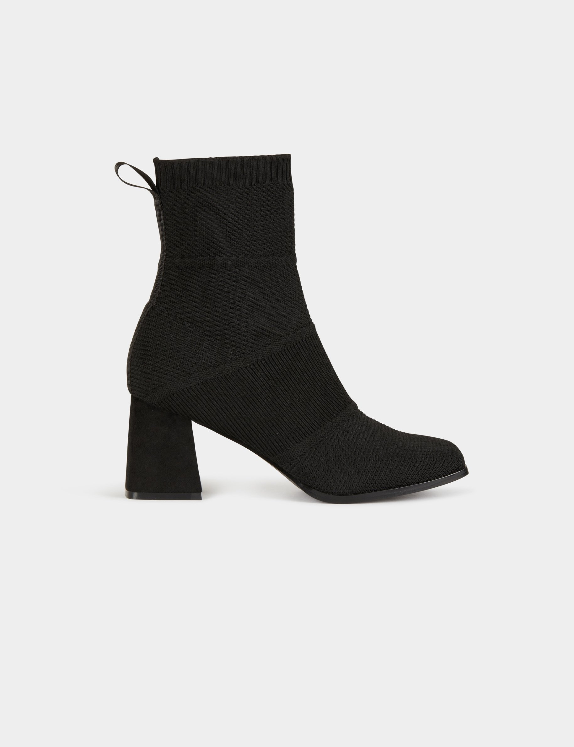 bottines cotelees a talons carres noir femme Bottines côtelées à talons carrés noir femme