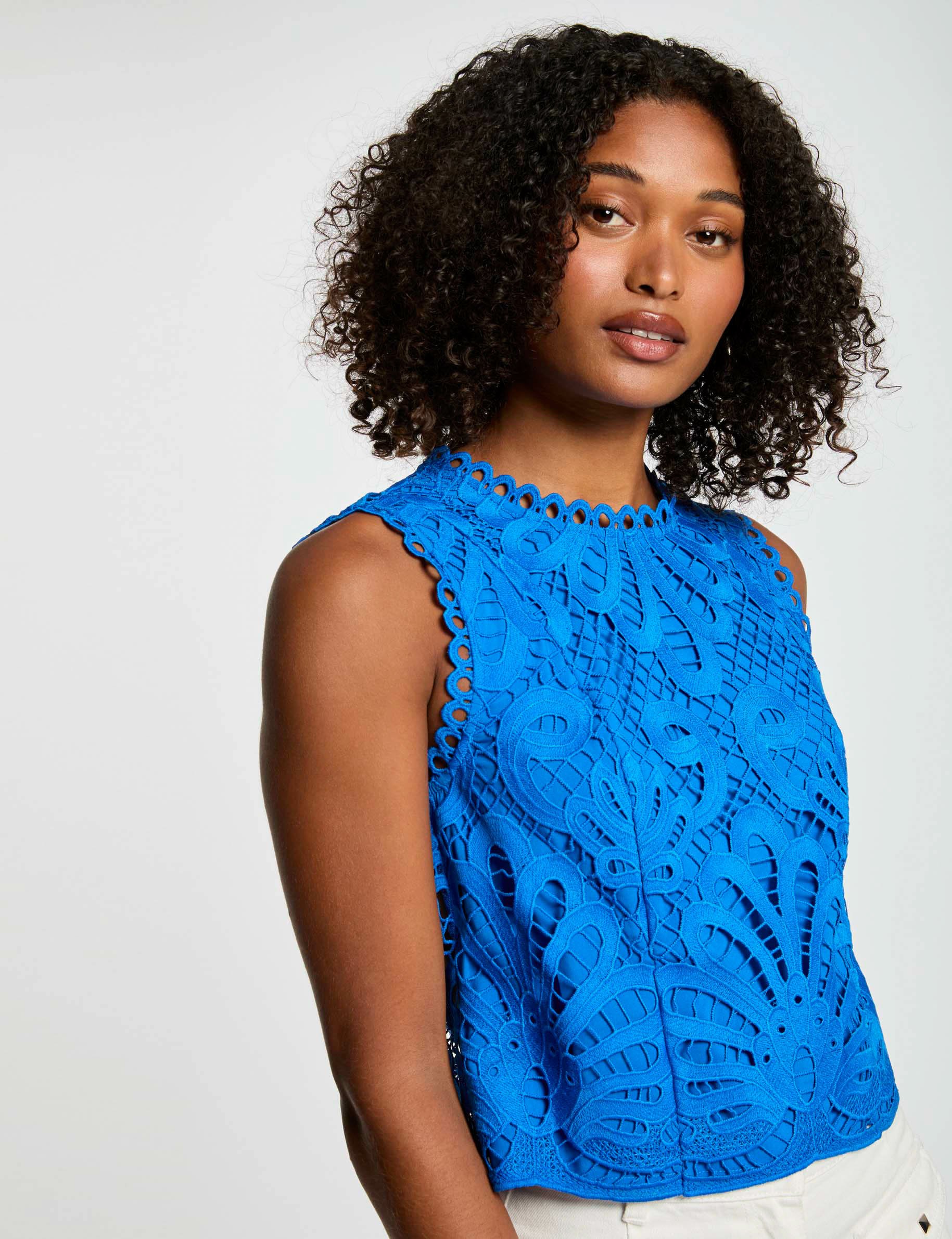 top sans manches dentelle bleu electrique femme Top sans manches dentelle bleu electrique femme