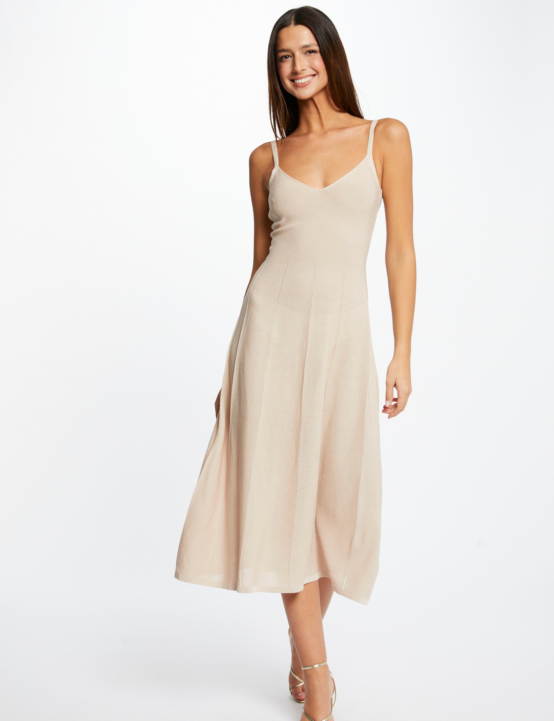 Robe pull midi évasée à bretelles fines dore femme Robe pull midi évasée à bretelles fines dore femme