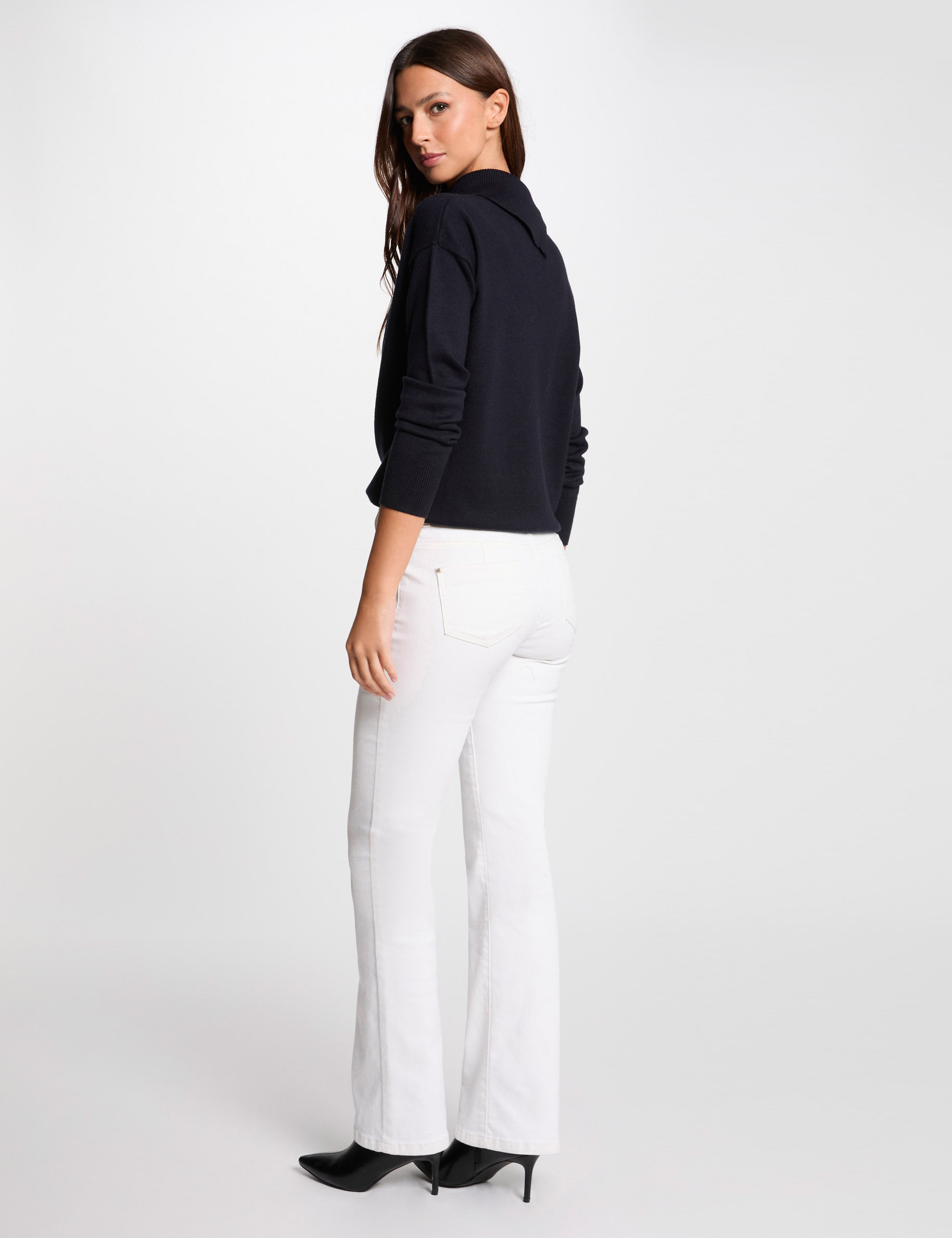 pull col a revers et boutons bleu marine femme Pull col à revers et boutons bleu marine femme
