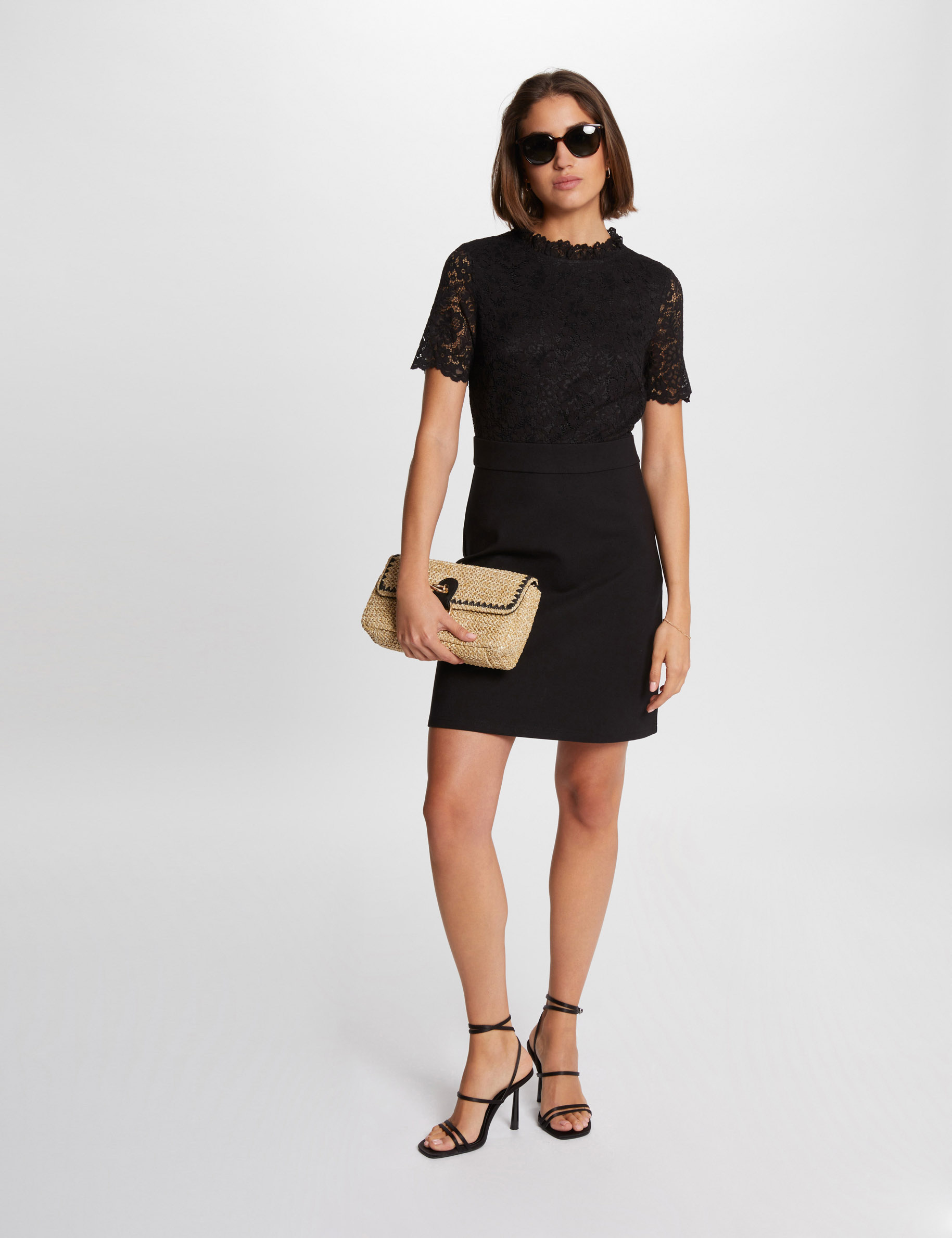 Robe courte ajust&eacute;e dentelle noir femme