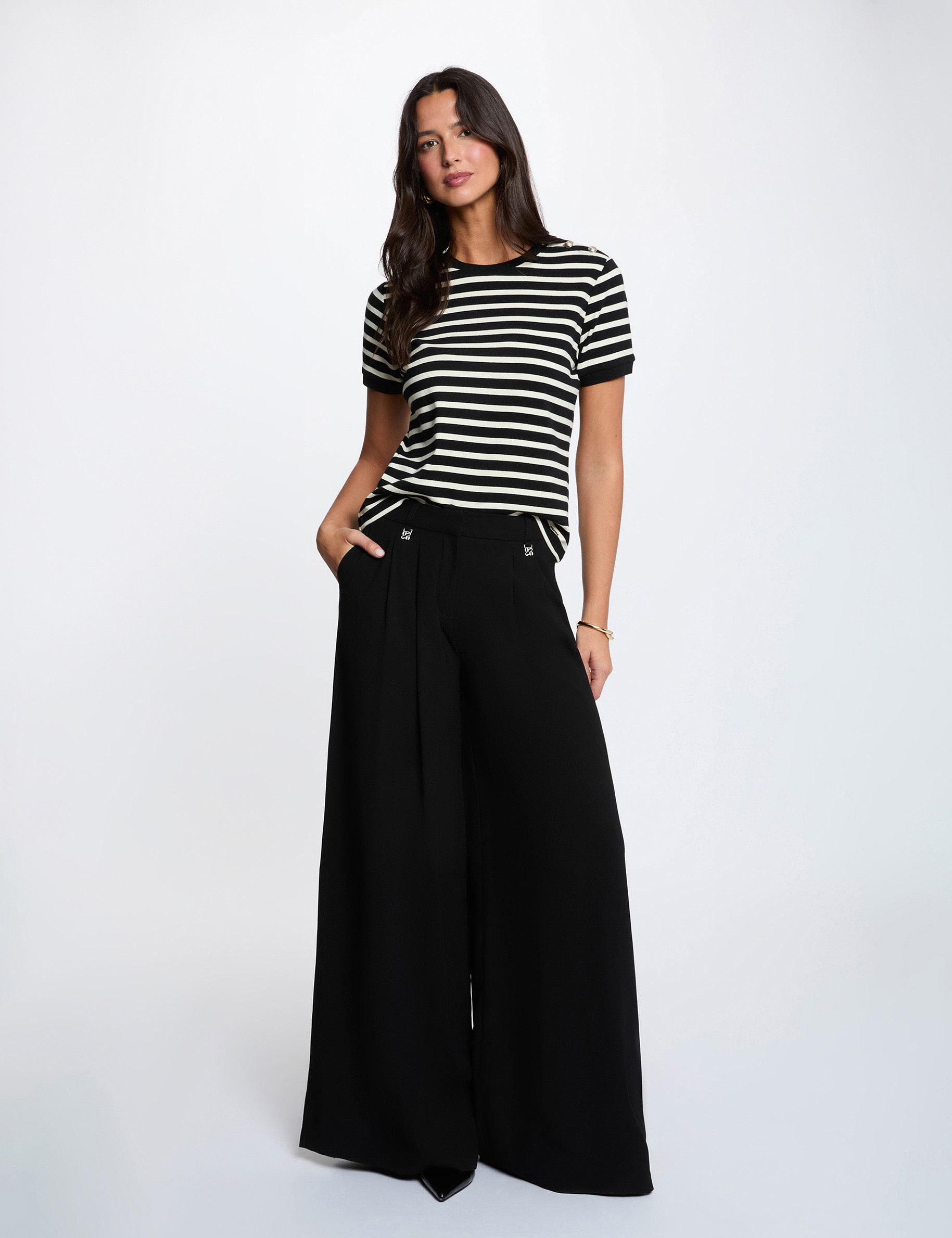 T-shirt ray&eacute; col rond noir femme
