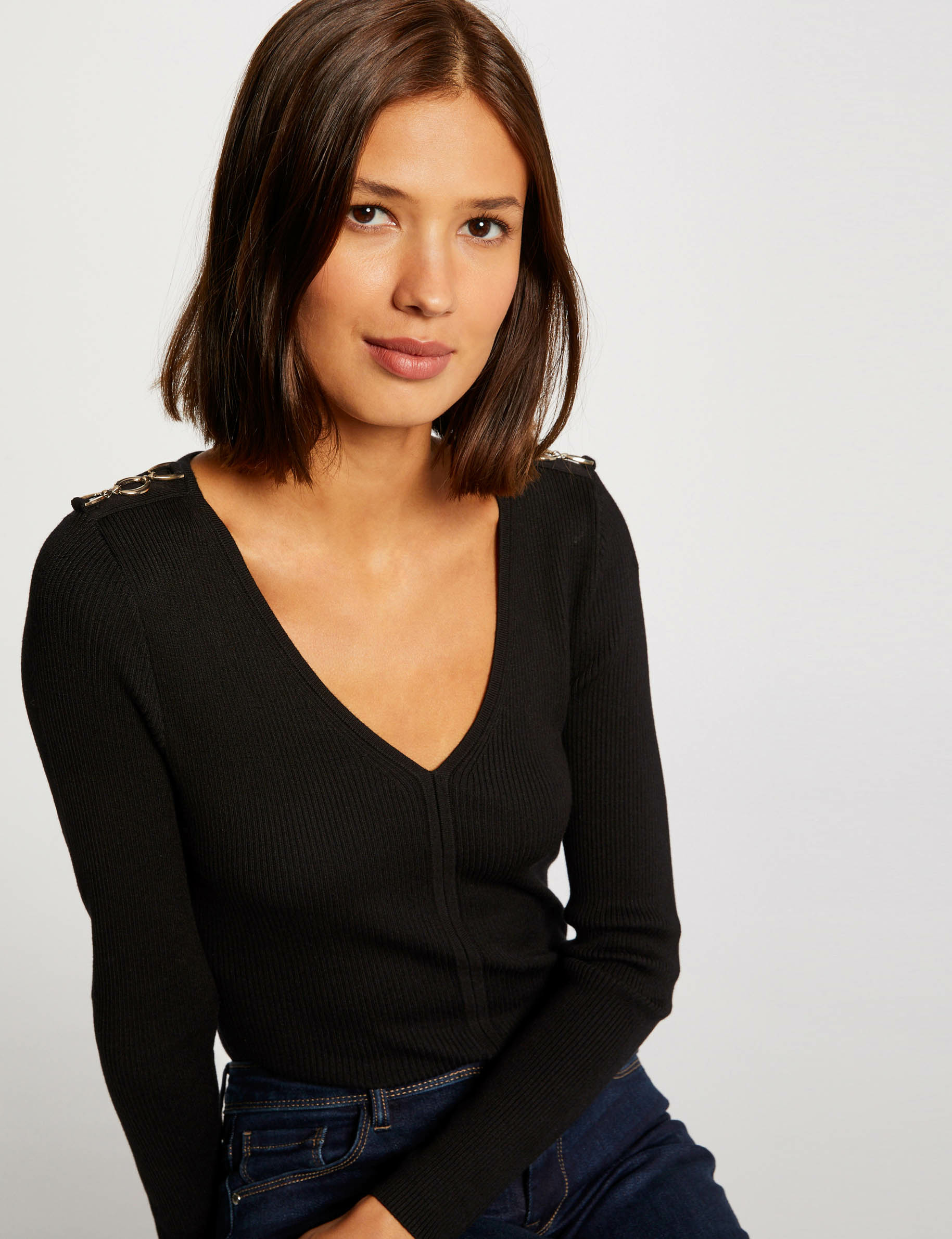Pull manches longues avec col en V noir femme Pull manches longues avec col en V noir femme