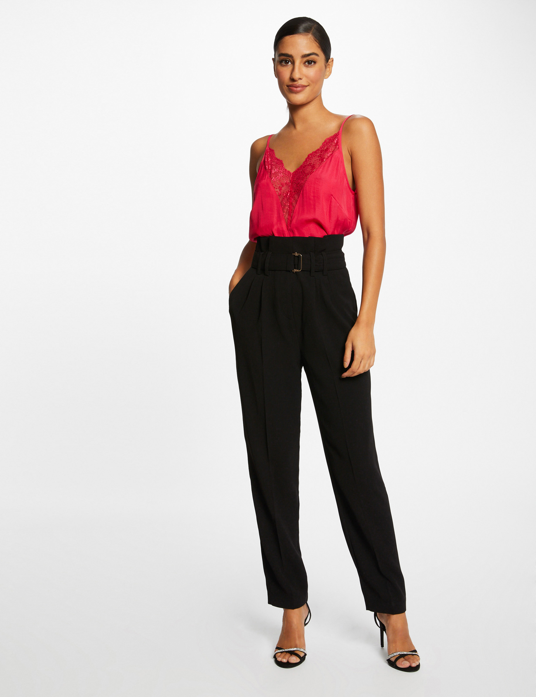 Blouse bretelles fines à dentelle framboise femme