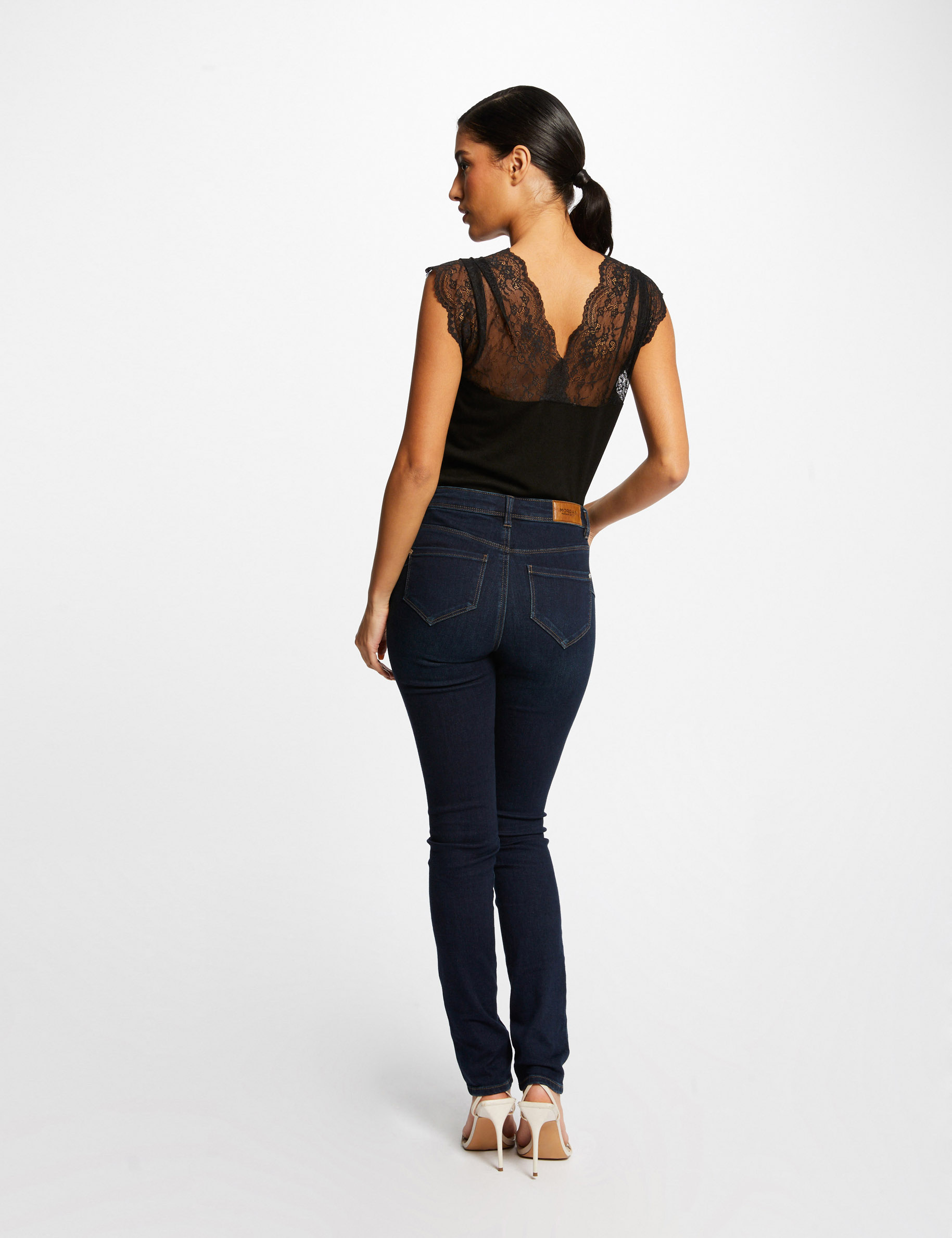 T-shirt manches courtes avec dentelle noir femme T-shirt manches courtes avec dentelle noir femme