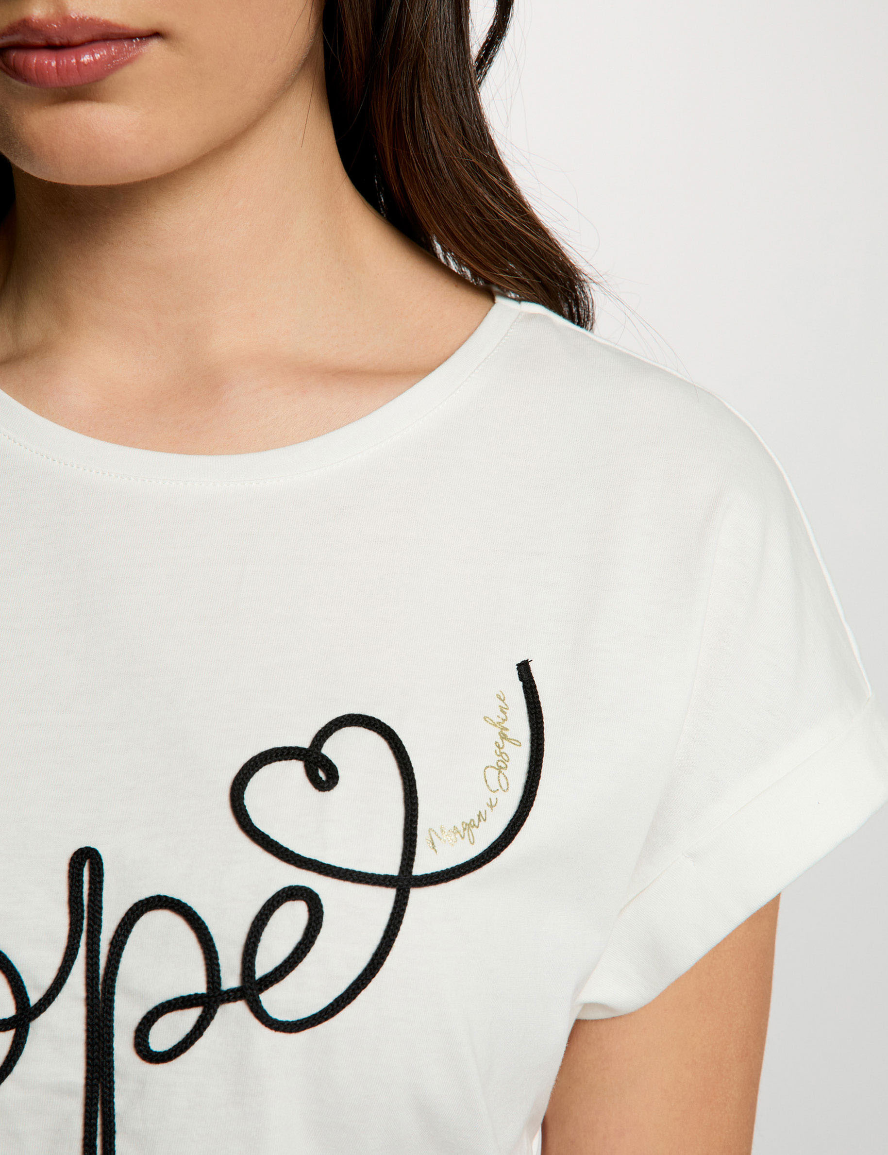T-shirt brod&eacute; col rond blanc femme