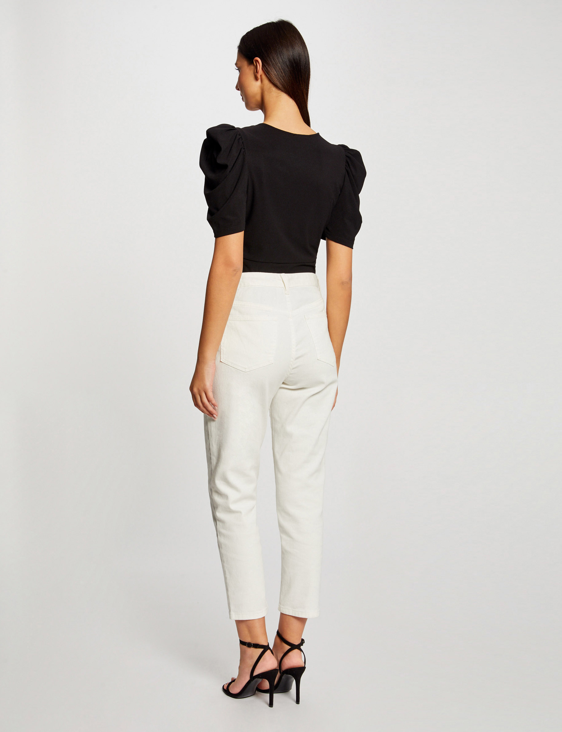 T-shirt manches courtes à détail bijou noir femme T-shirt manches courtes à détail bijou noir femme