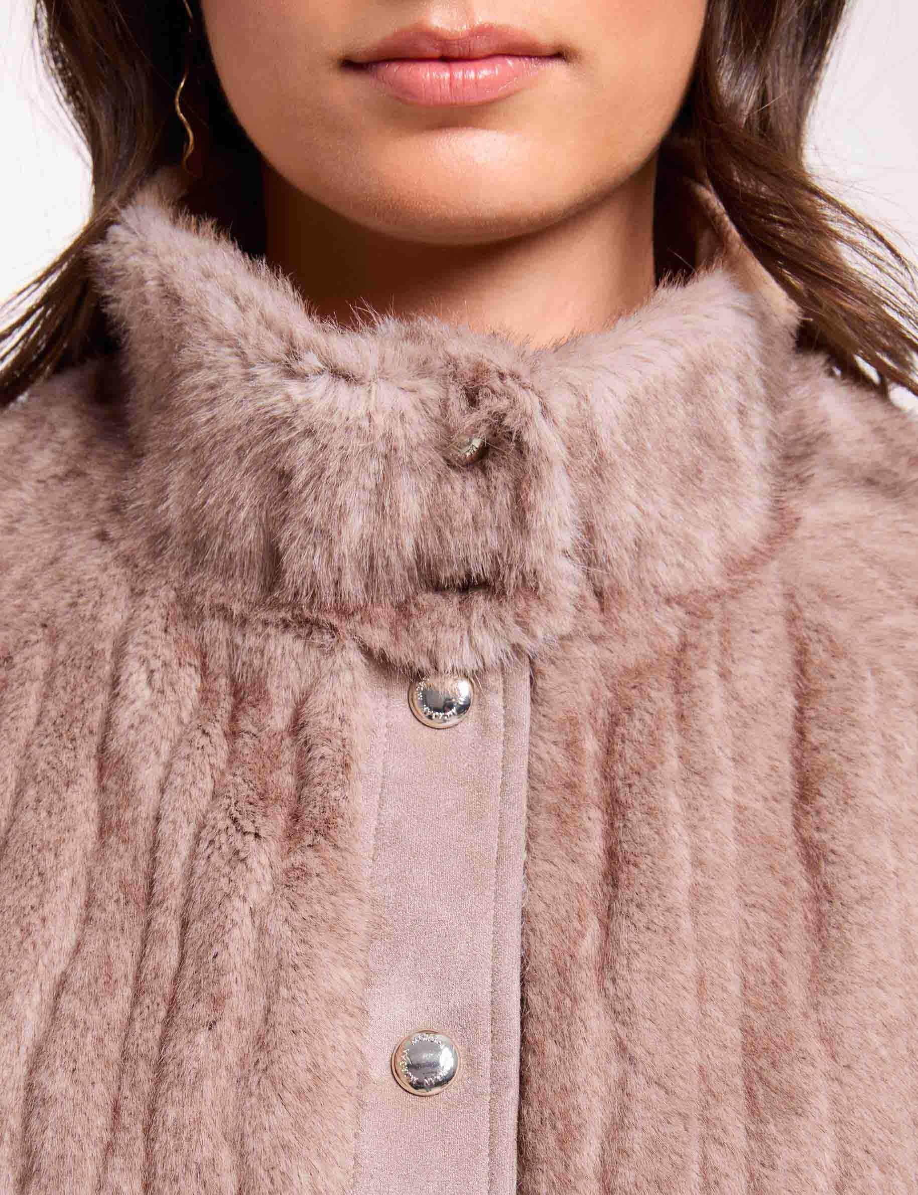 Manteau court fausse fourrure beige femme