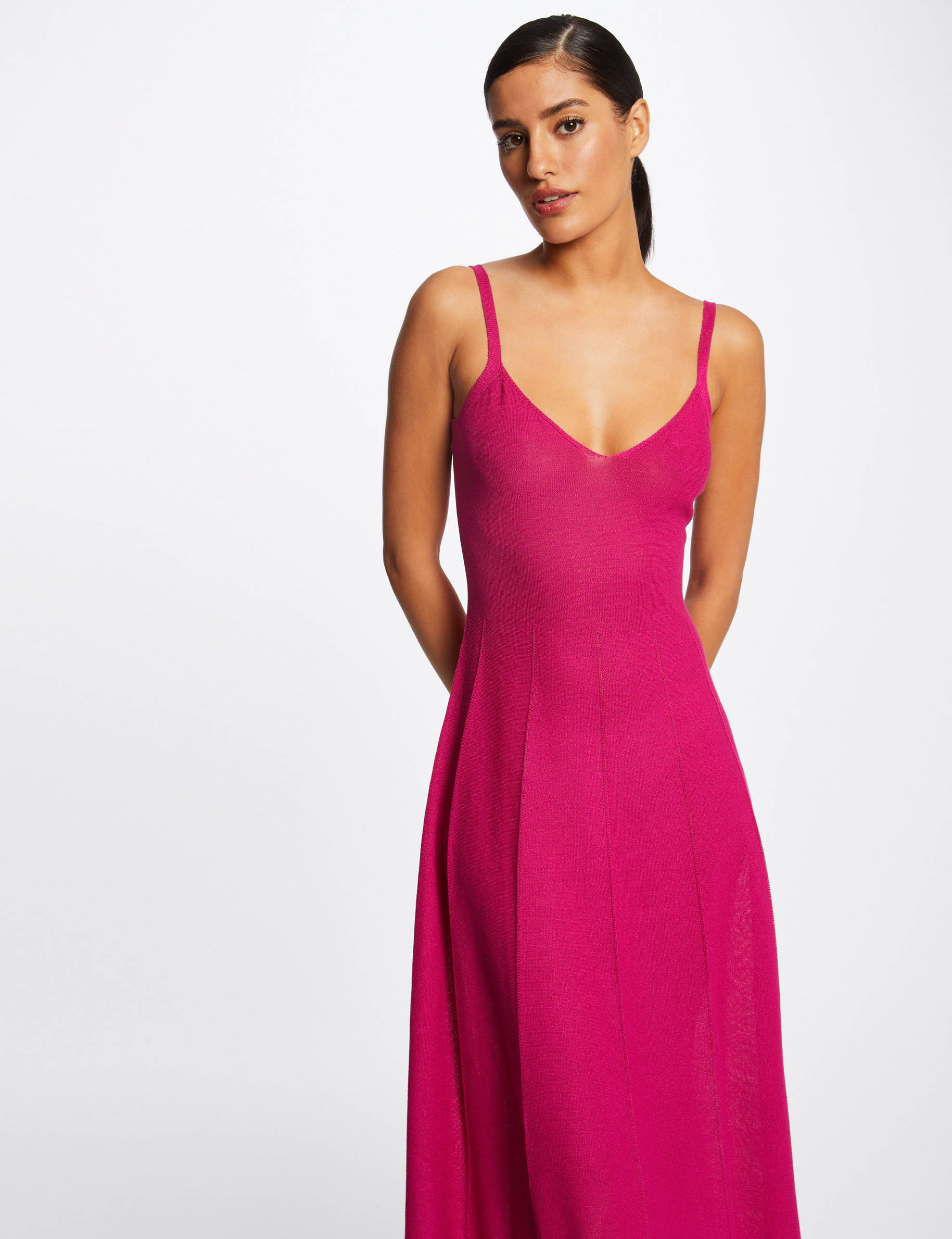 Robe pull midi évasée à bretelles fines rose fonce femme Robe pull midi évasée à bretelles fines rose fonce femme