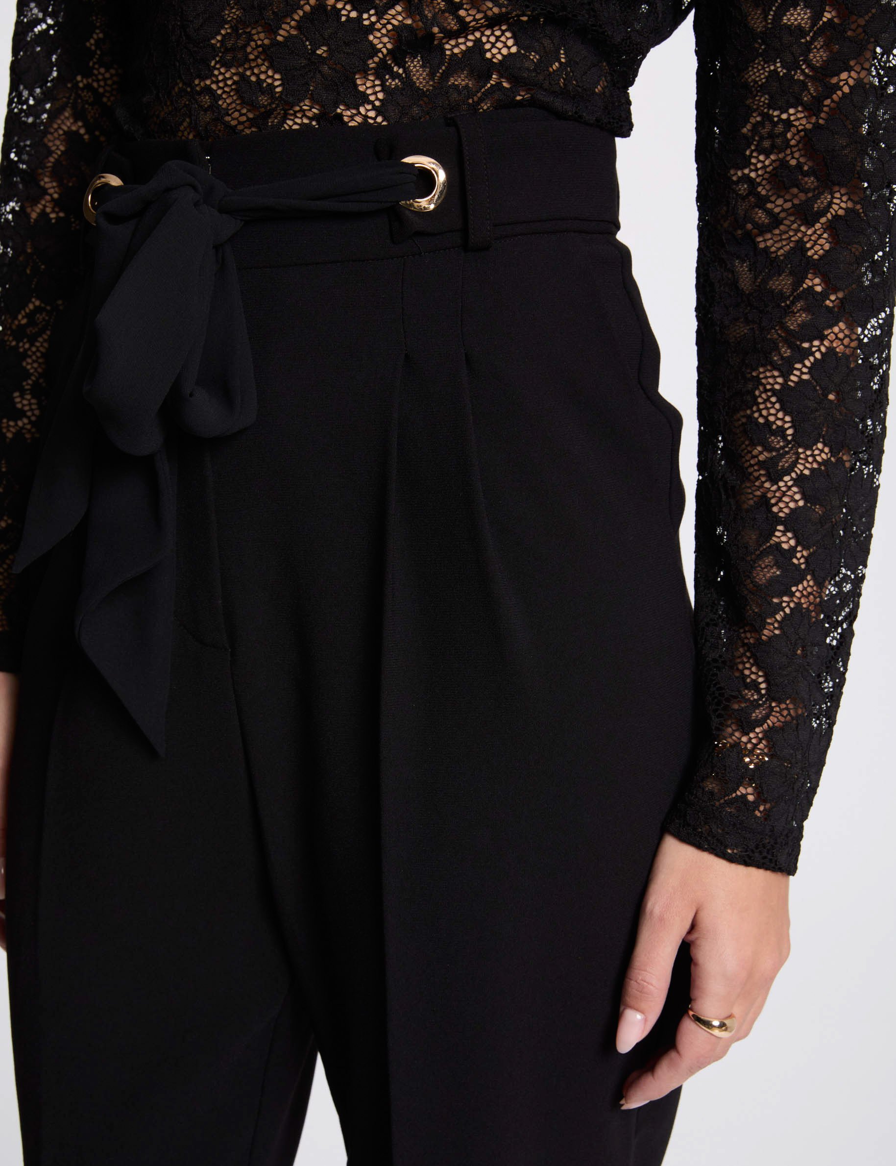 pantalon carotte a pinces noir femme Pantalon carotte à pinces noir femme