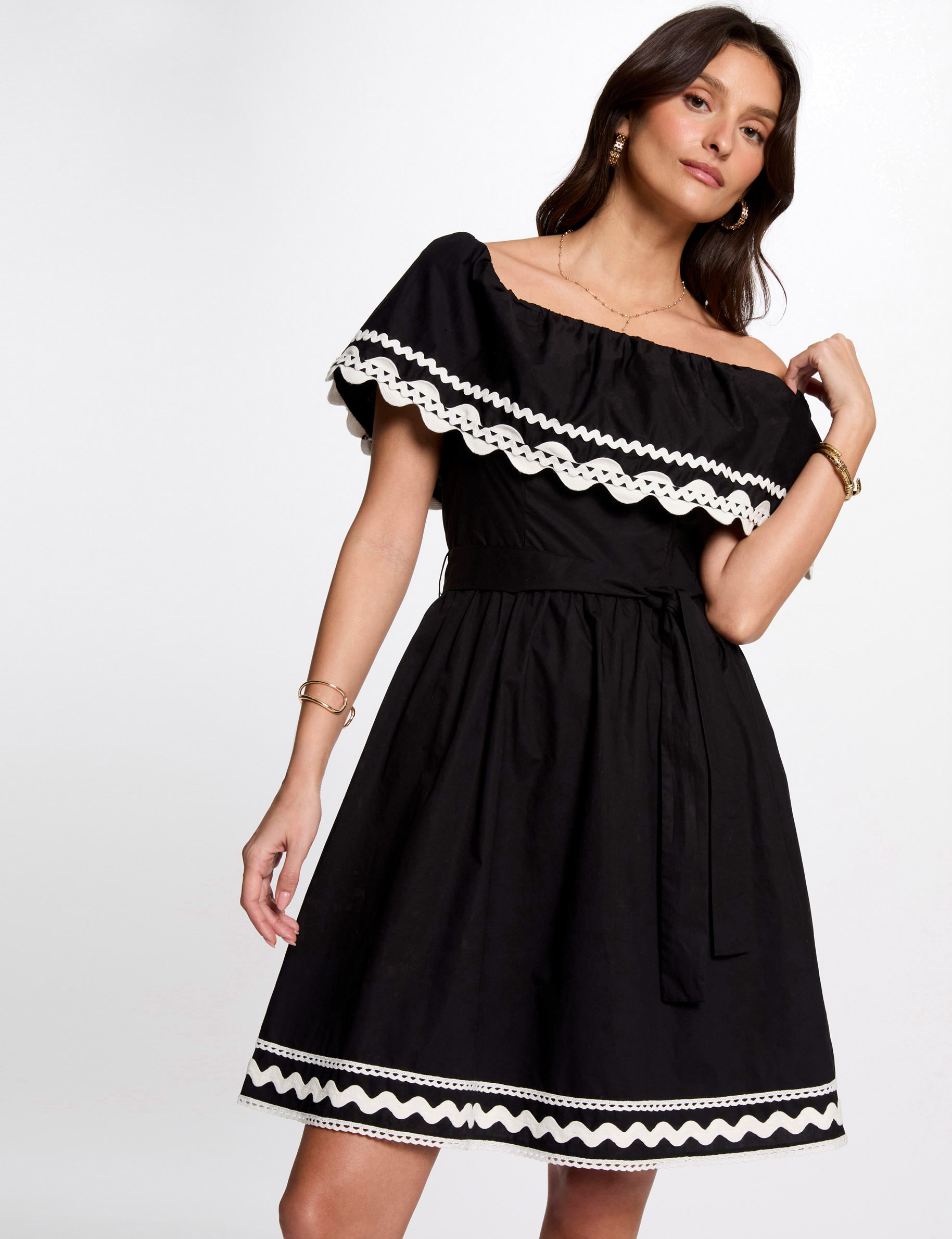 robe courte trapeze noir femme Robe courte trapèze noir femme