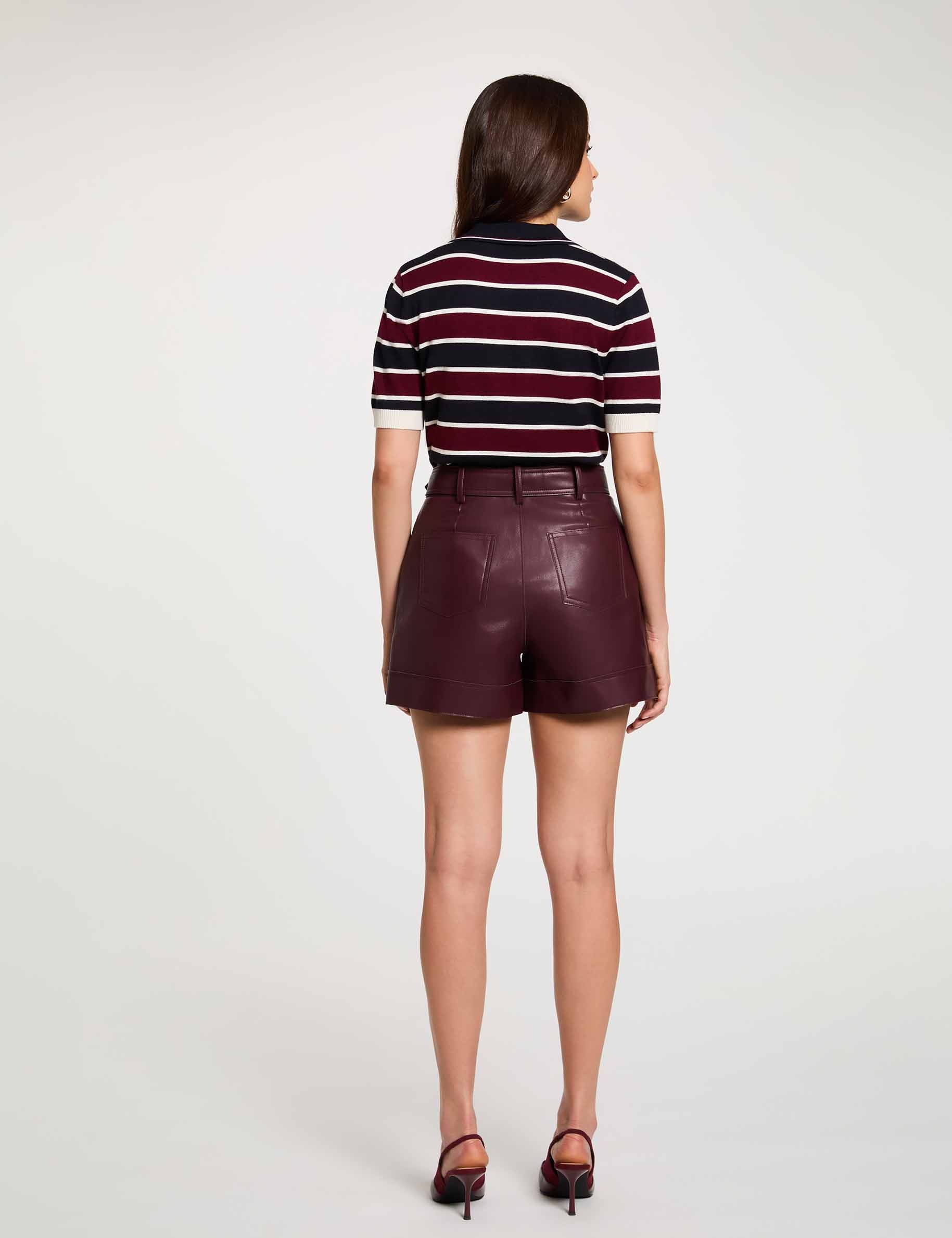 Short ajust&eacute; simili cuir prune femme