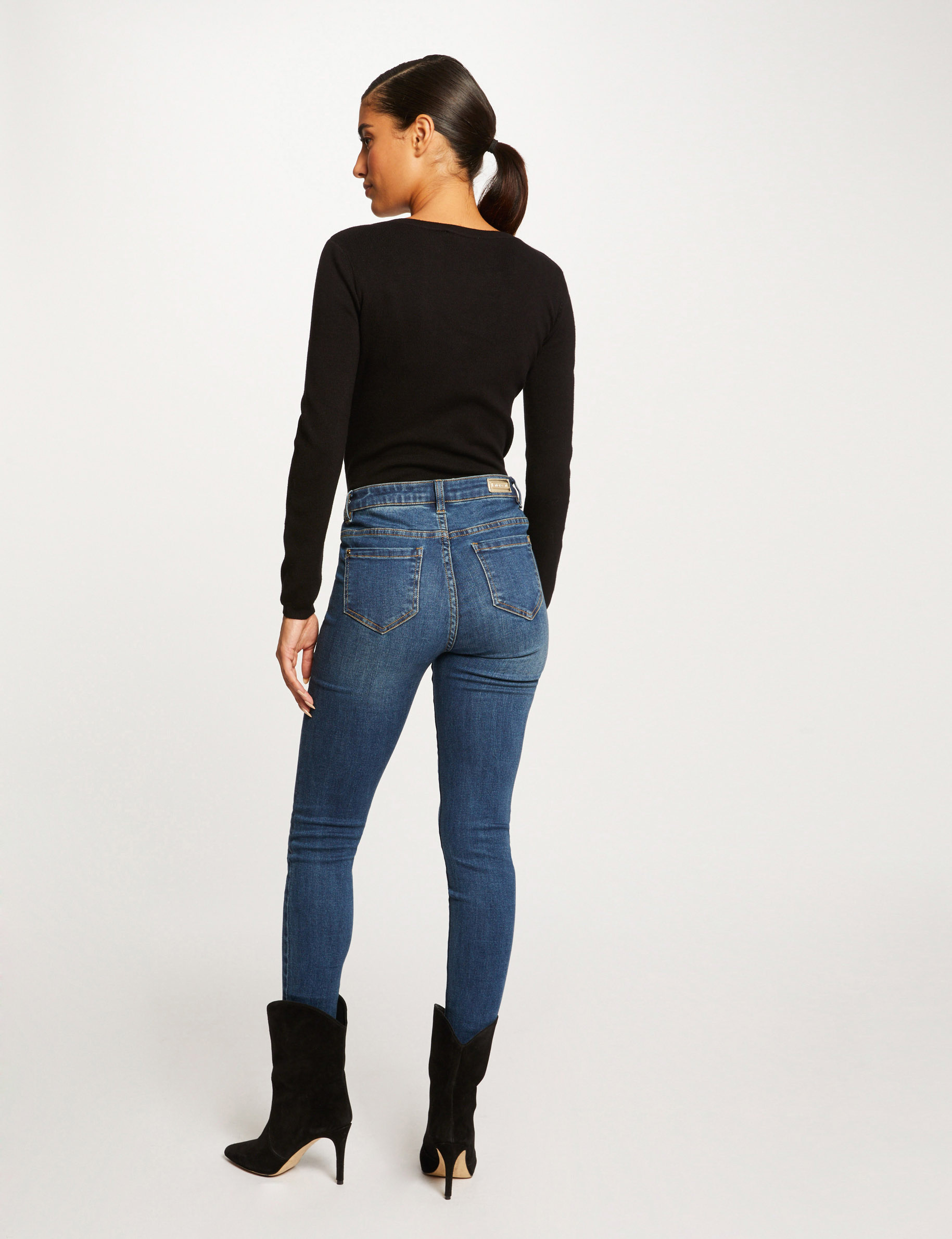 Pull manches longues à col en V noir femme Pull manches longues à col en V noir femme