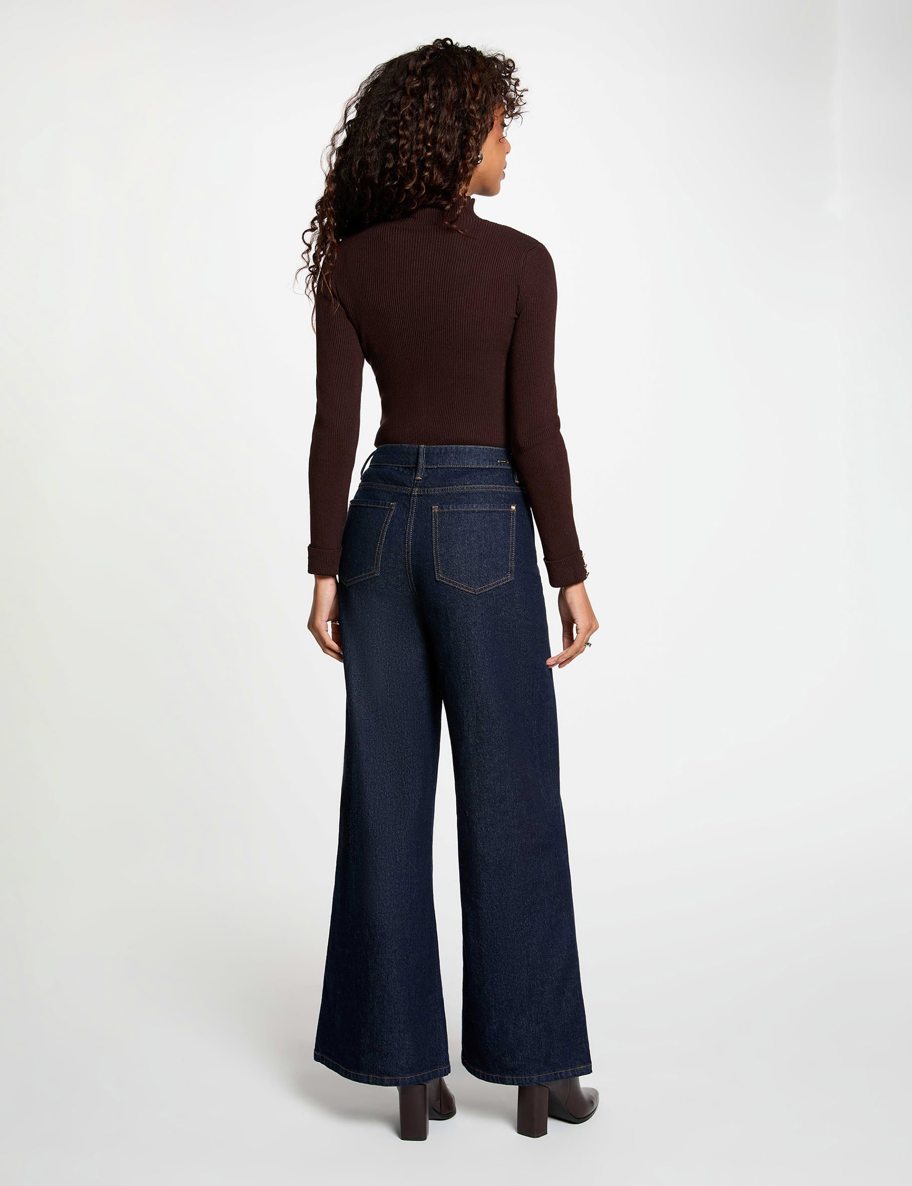 Pull col montant marron fonc&eacute; femme
