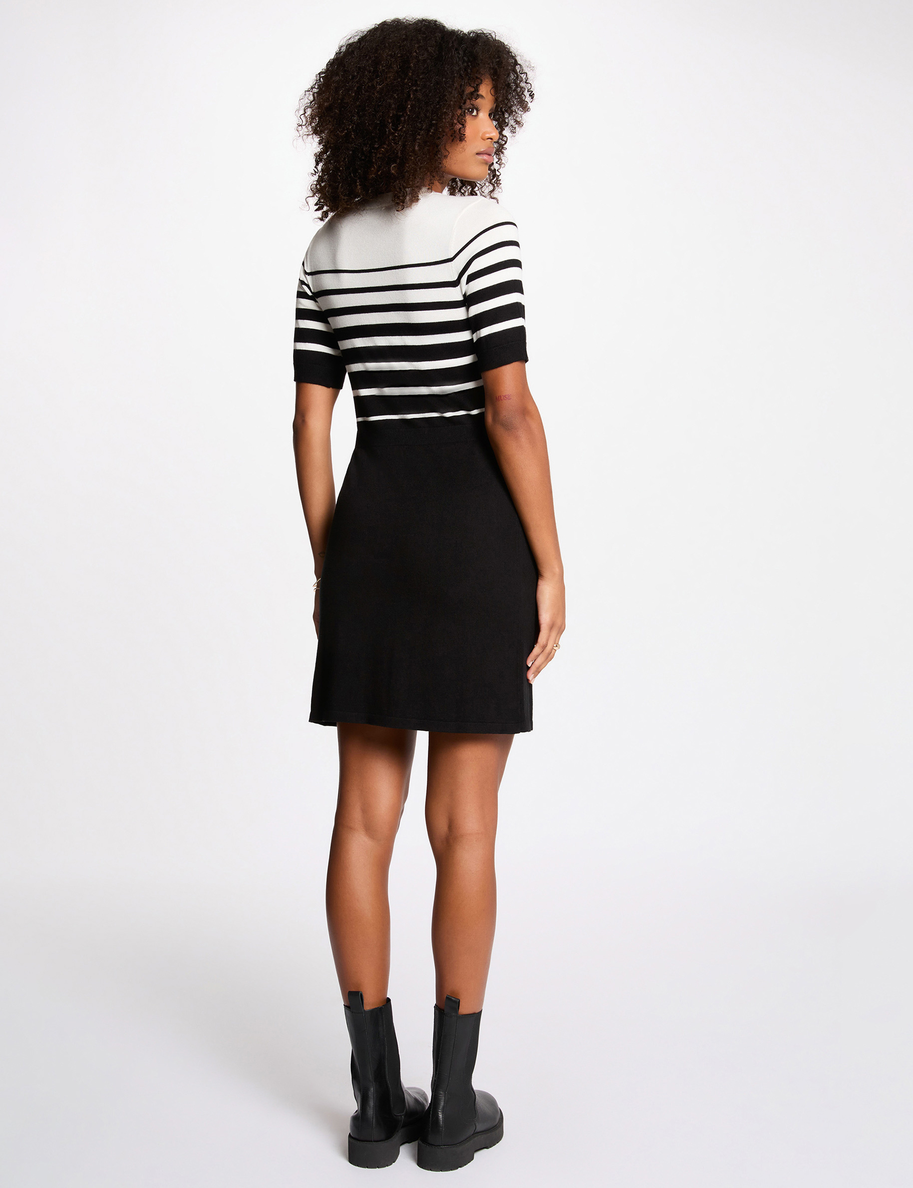 Robe tricot courte cintr&eacute;e noir femme