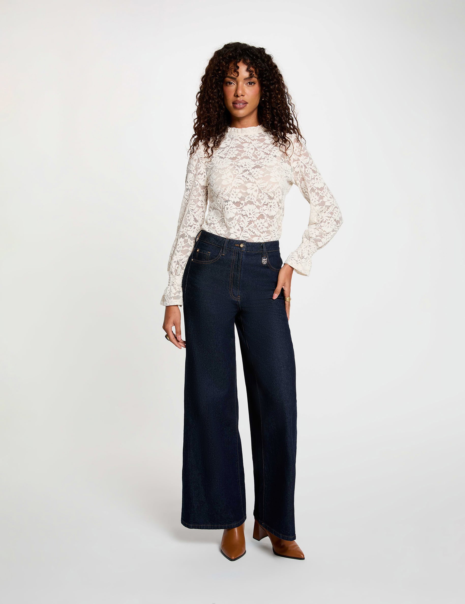 T-shirt dentelle col montant ivoire femme
