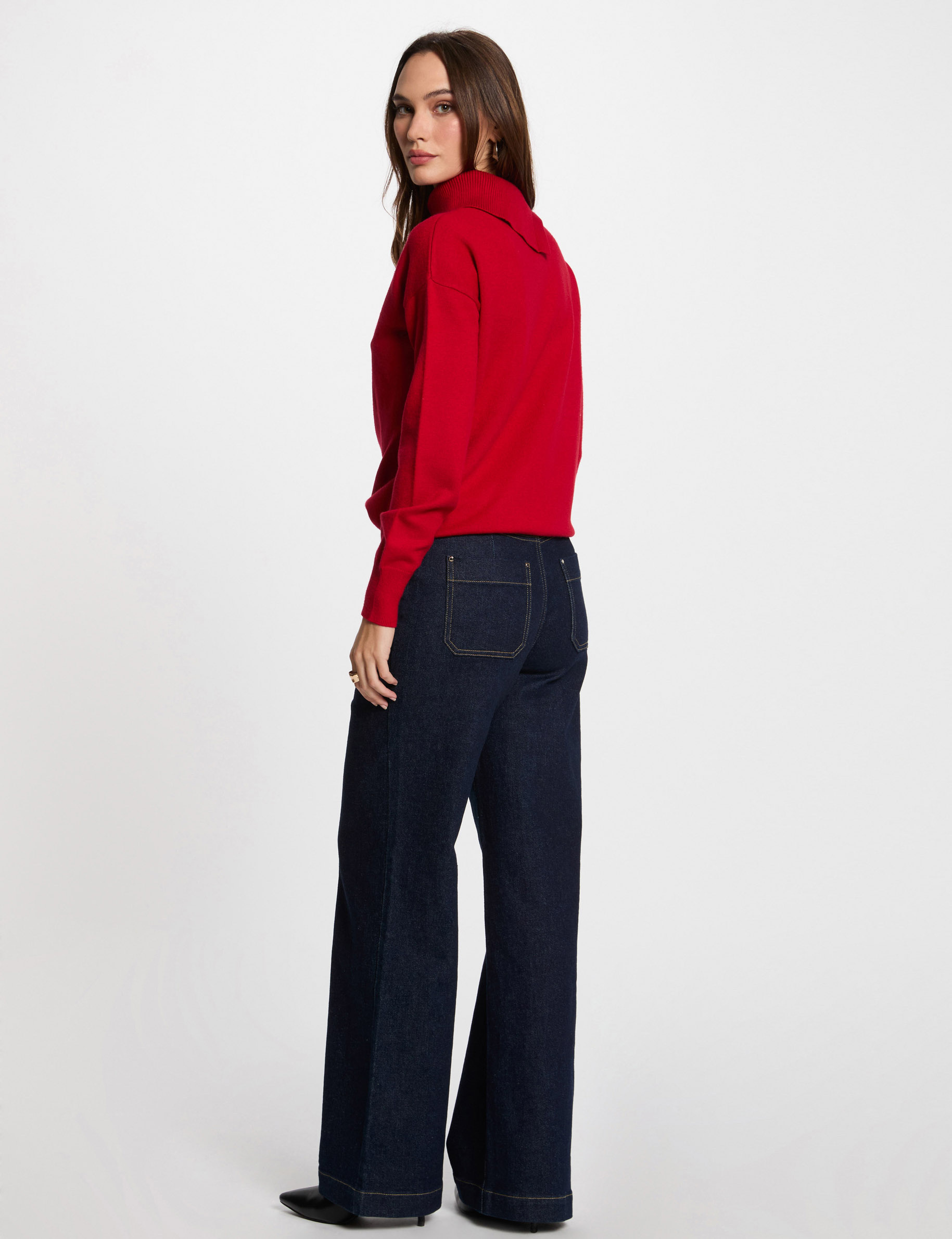 pull col a revers et boutons rouge femme Pull col à revers et boutons rouge femme